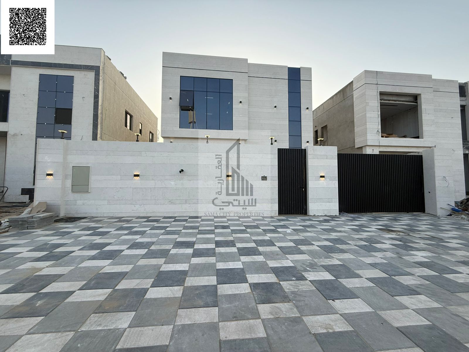 Villa for sale in Al Zahia Features: • 4 master bedrooms • Majlis with bathroom • Living room with bathroom • Main kitchen • Maid's room • Large setb