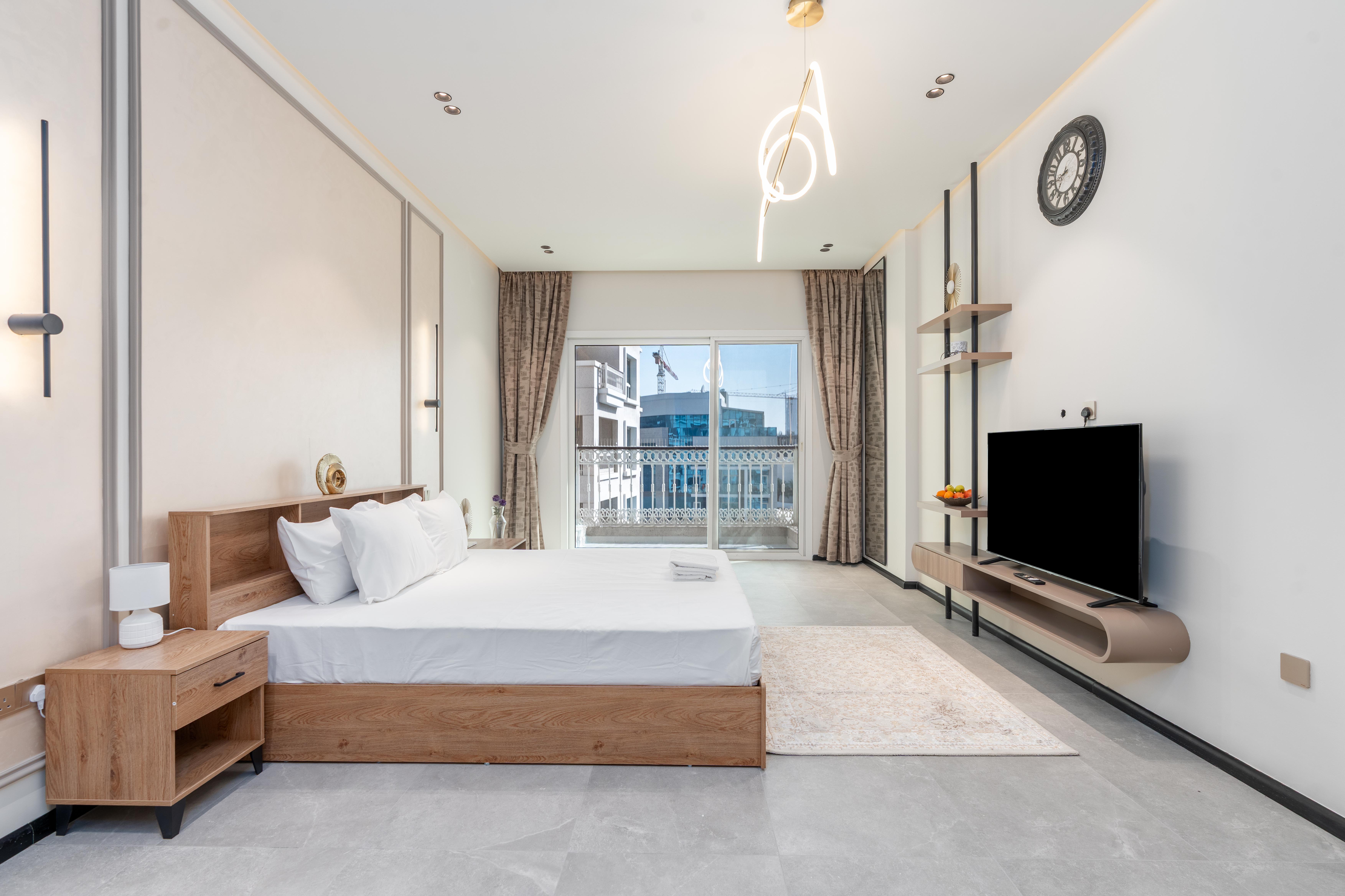 RAMADAN OFFER, Luxury Studio | Pool View | Near Dubai Miracle & Butterfly Garden | Newly Furnished