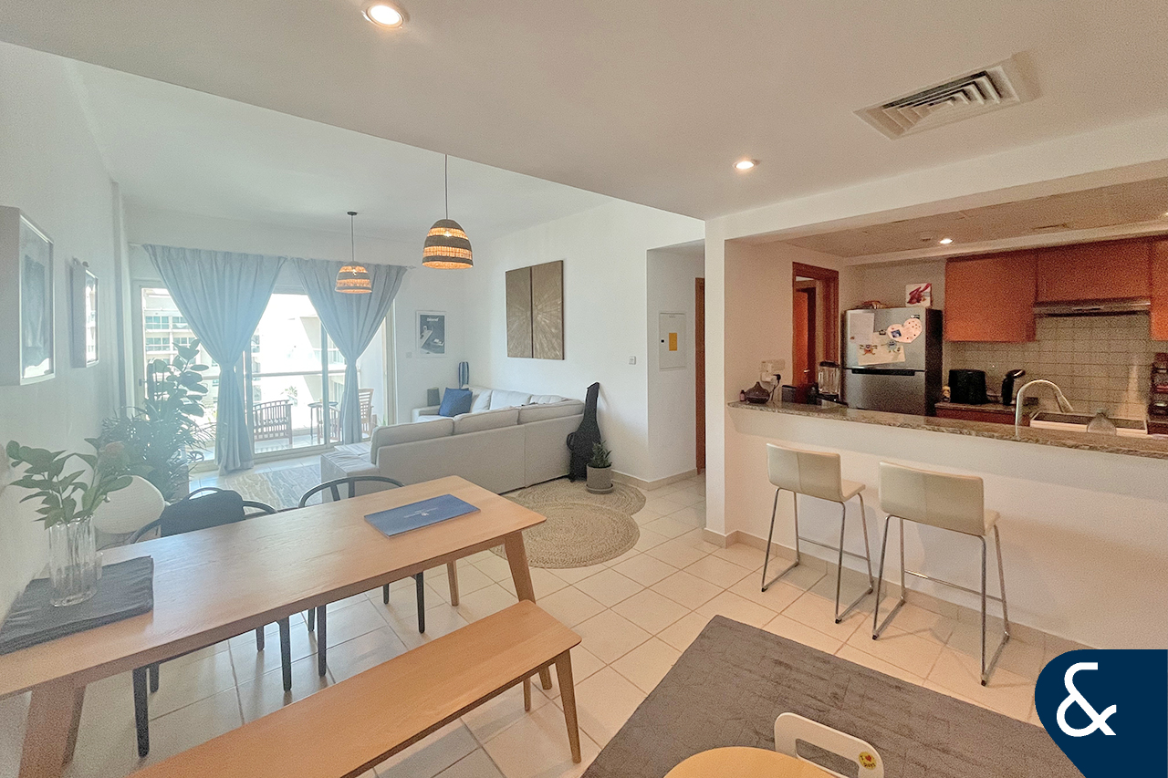 apartment card