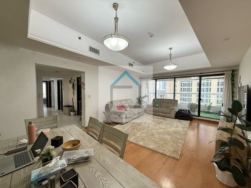 apartment card
