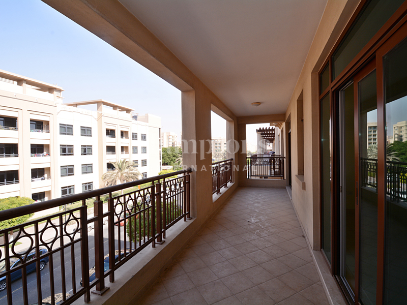 apartment card