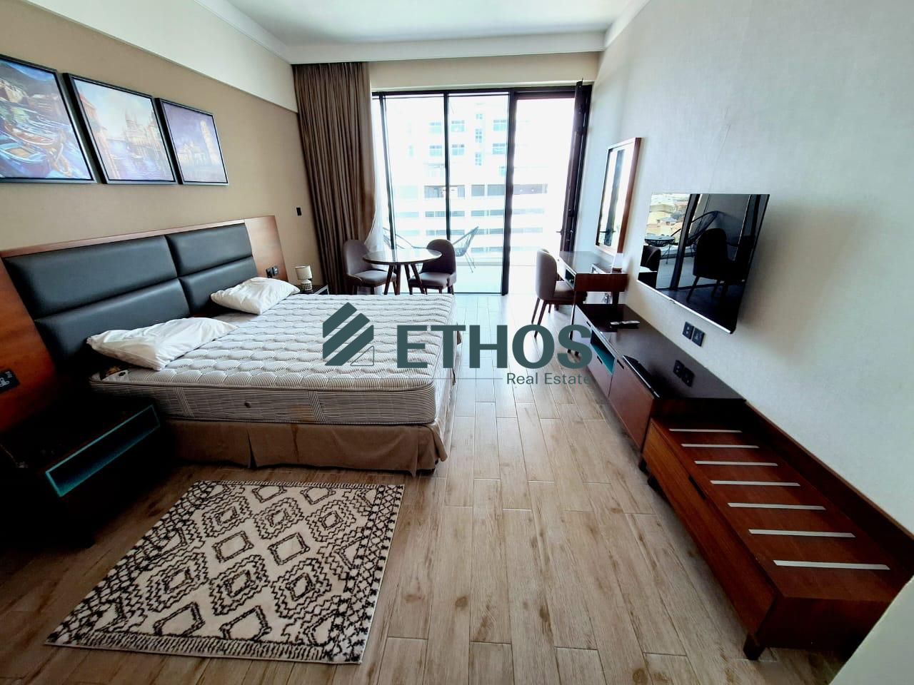 apartment card