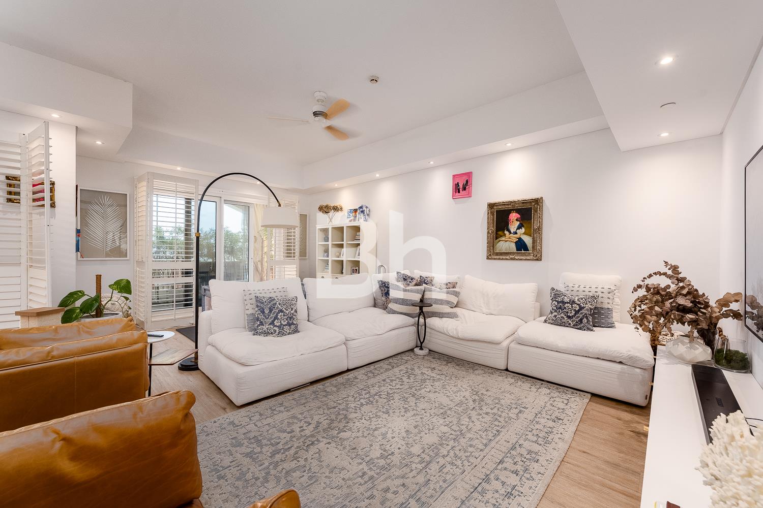 apartment card