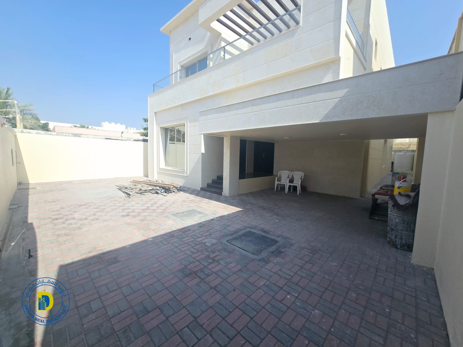 For sale, a large 5-bedroom villa in Al Rawdah area, at an excellent price