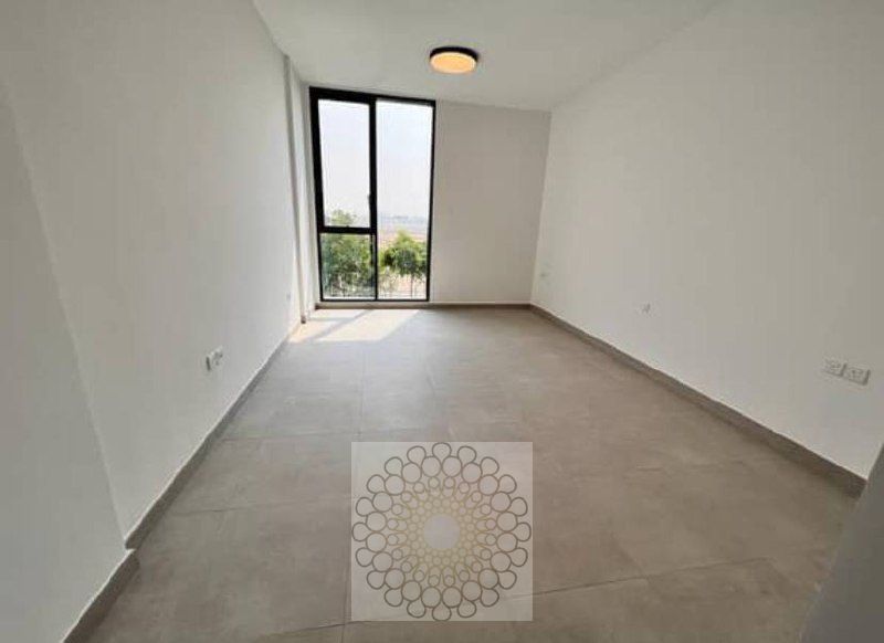 Studio, great view & location , great price!!!