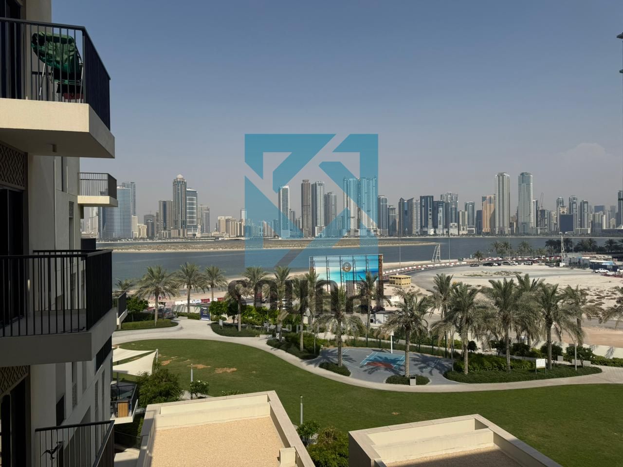 Luxury Read to move 3BHK - With maid room / Sea View