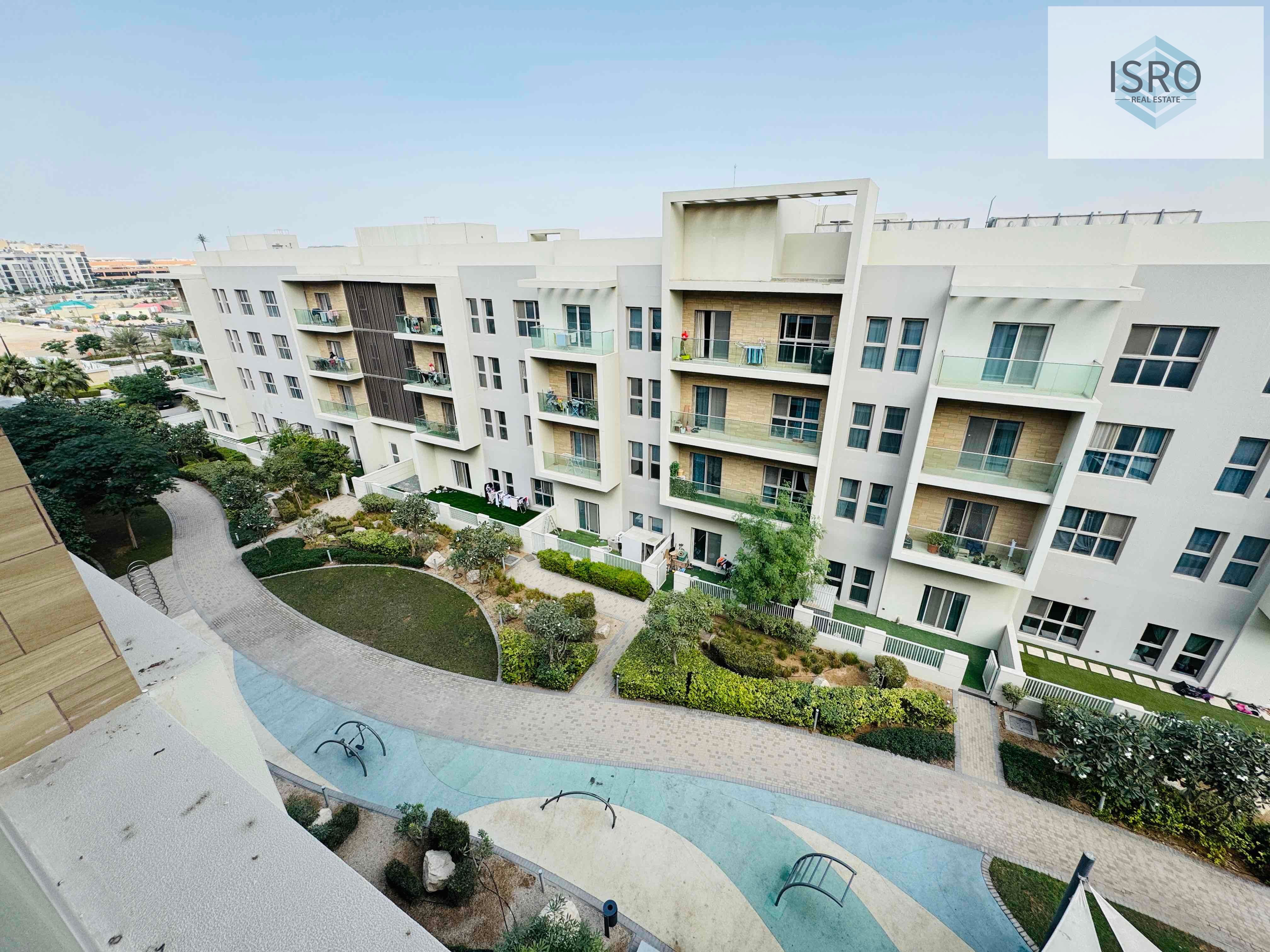 BIG OPPORTUNITY VERY SPACIOUS STUDIO GATED COMMUNITY