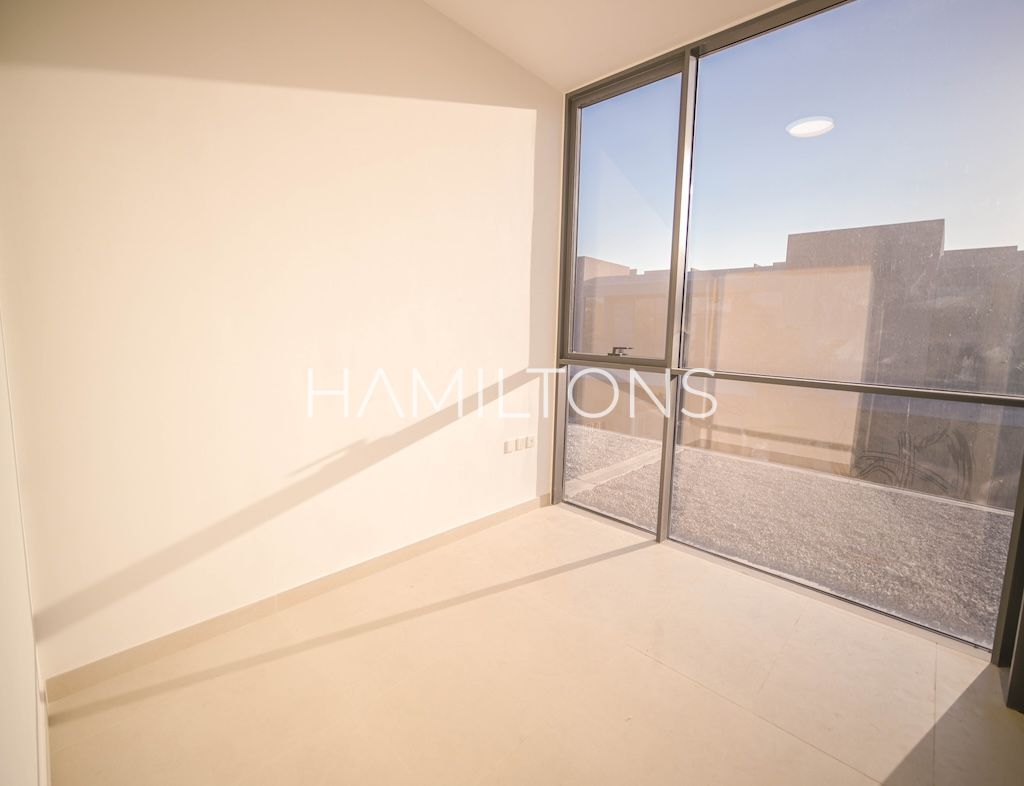 Contemporary Villa | Smart Features | Resale
