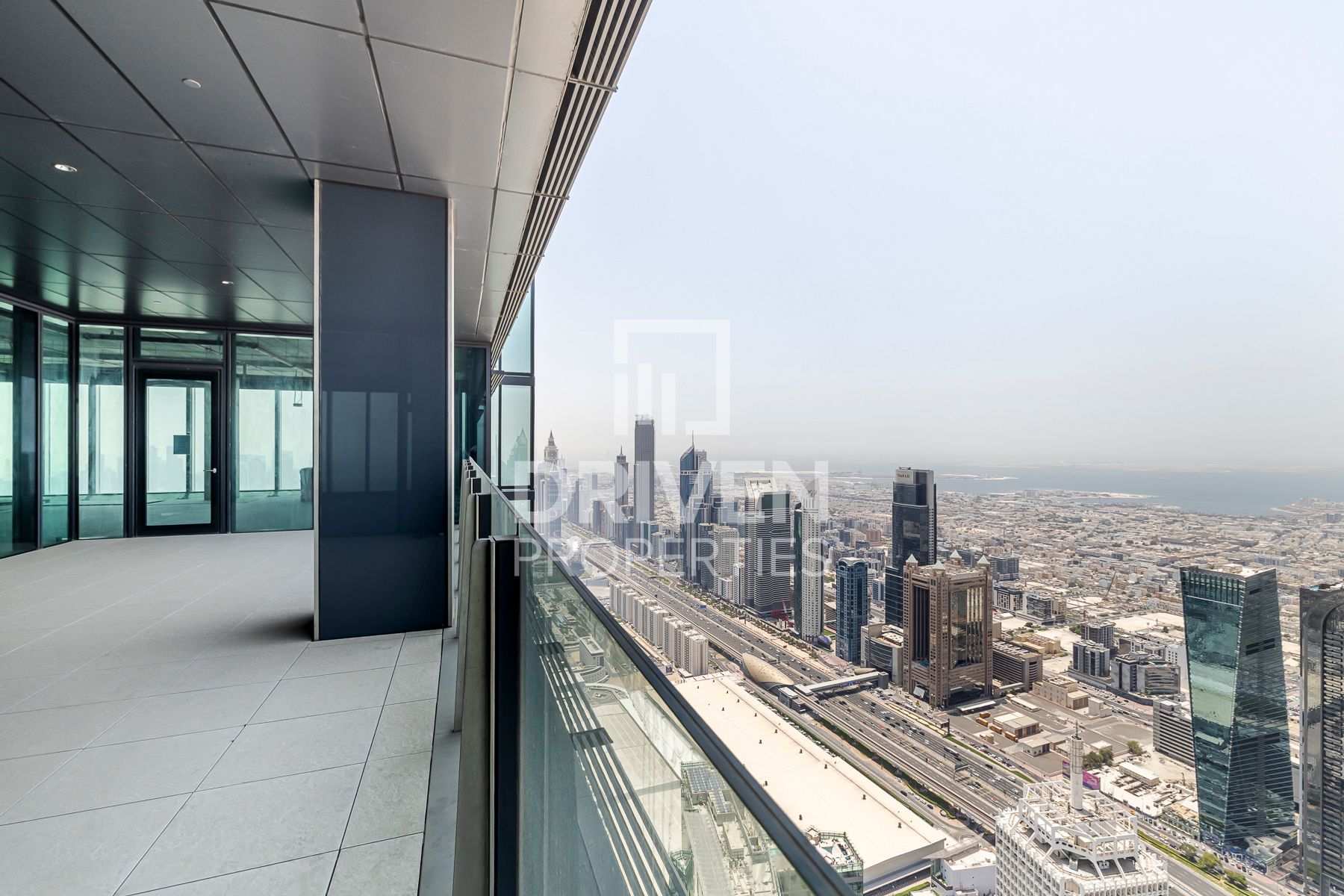 Ultra Luxurious Penthouse | Stunning Skyline View