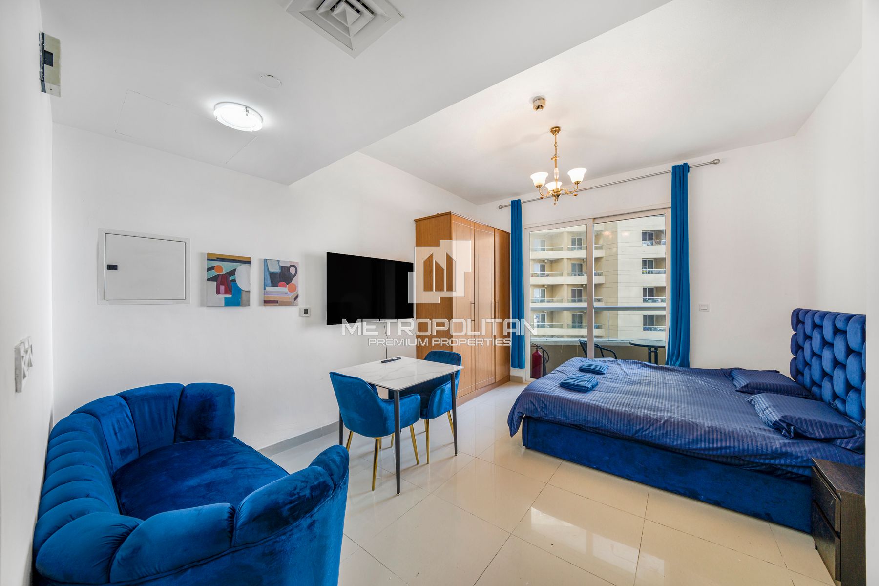 apartment card