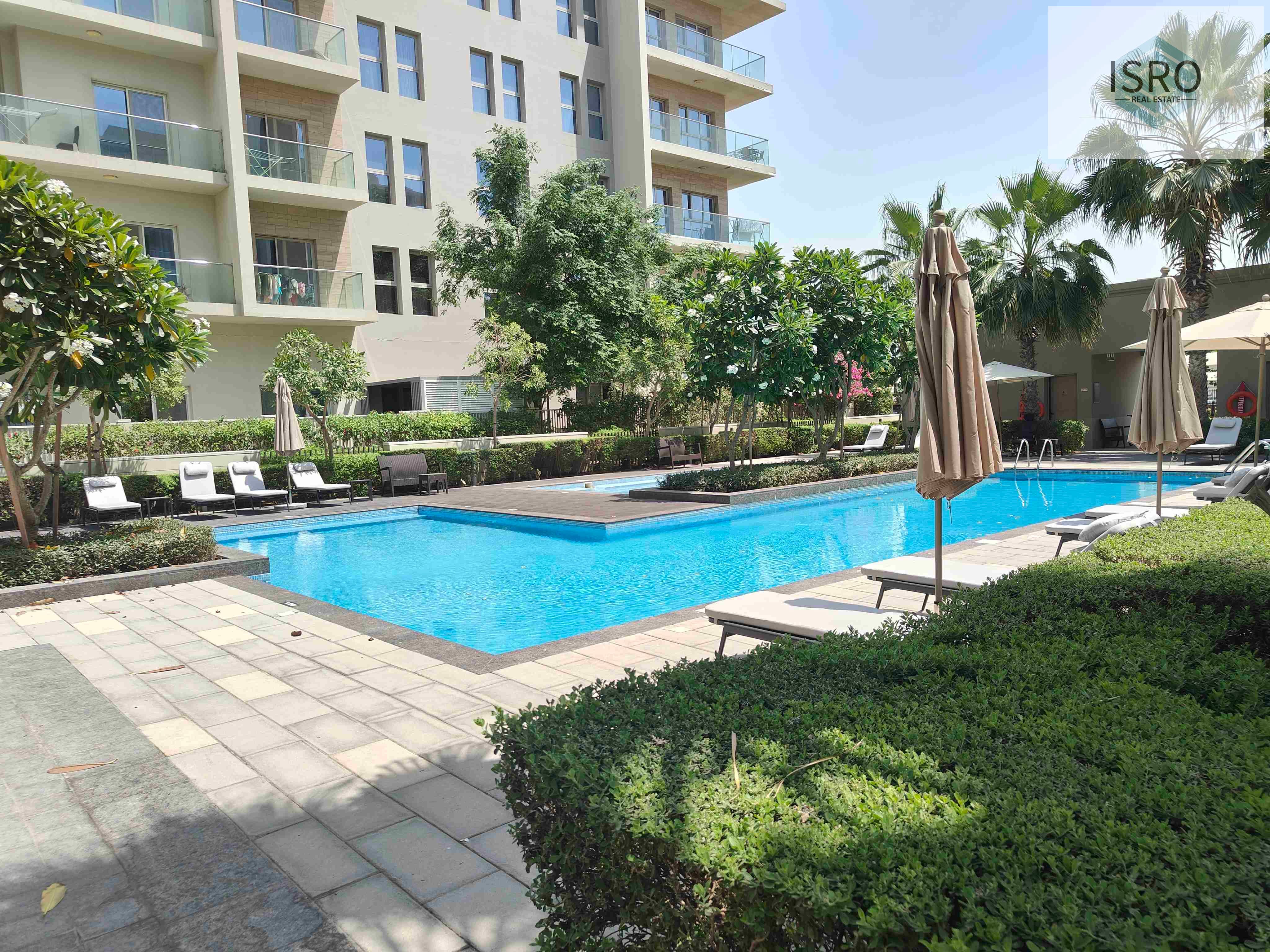 Huge apartment with 2 washroom ready to move