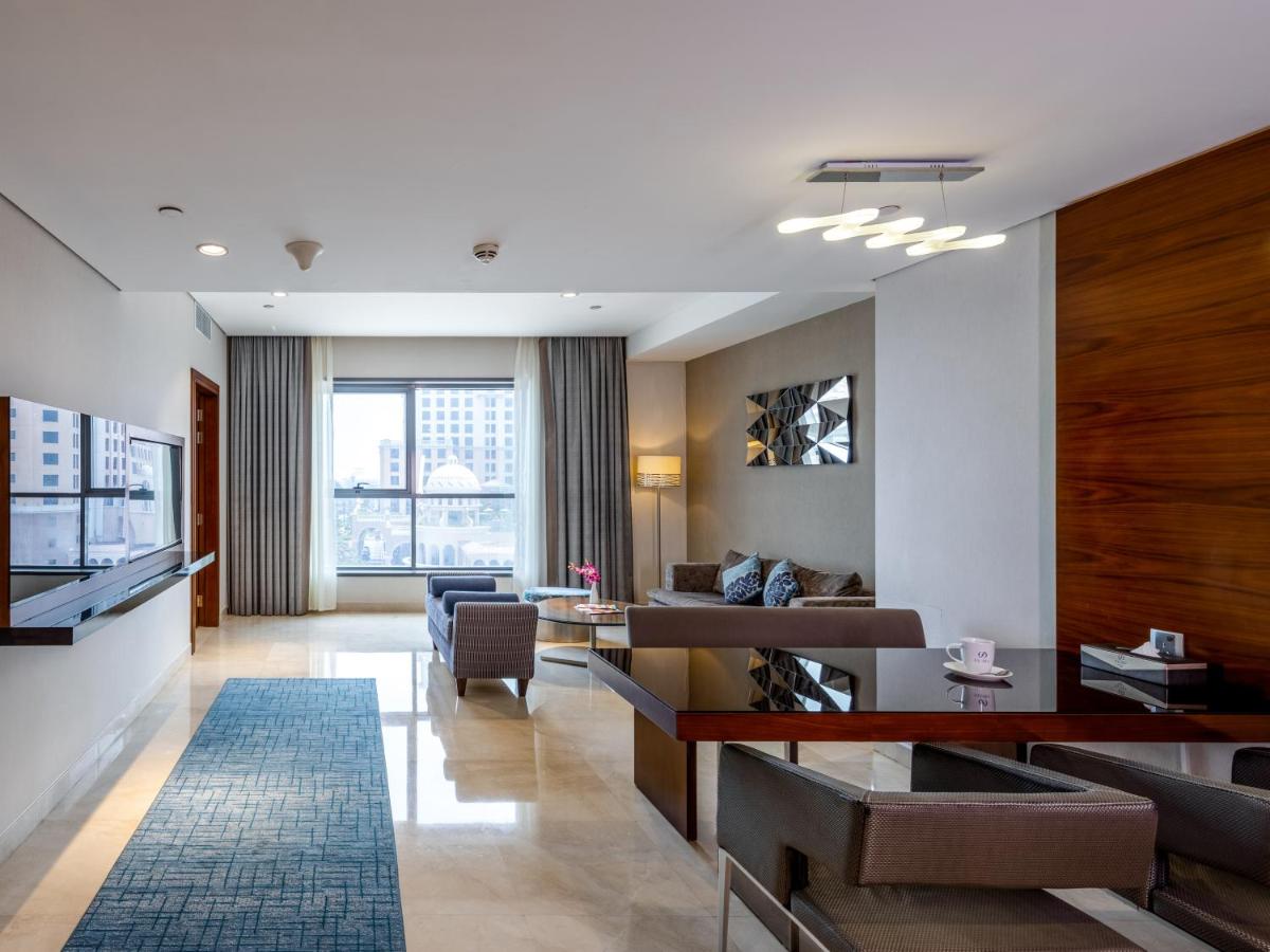 Elegant Furnished One Bedroom Free Bills