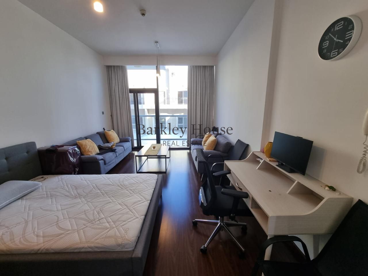 apartment card