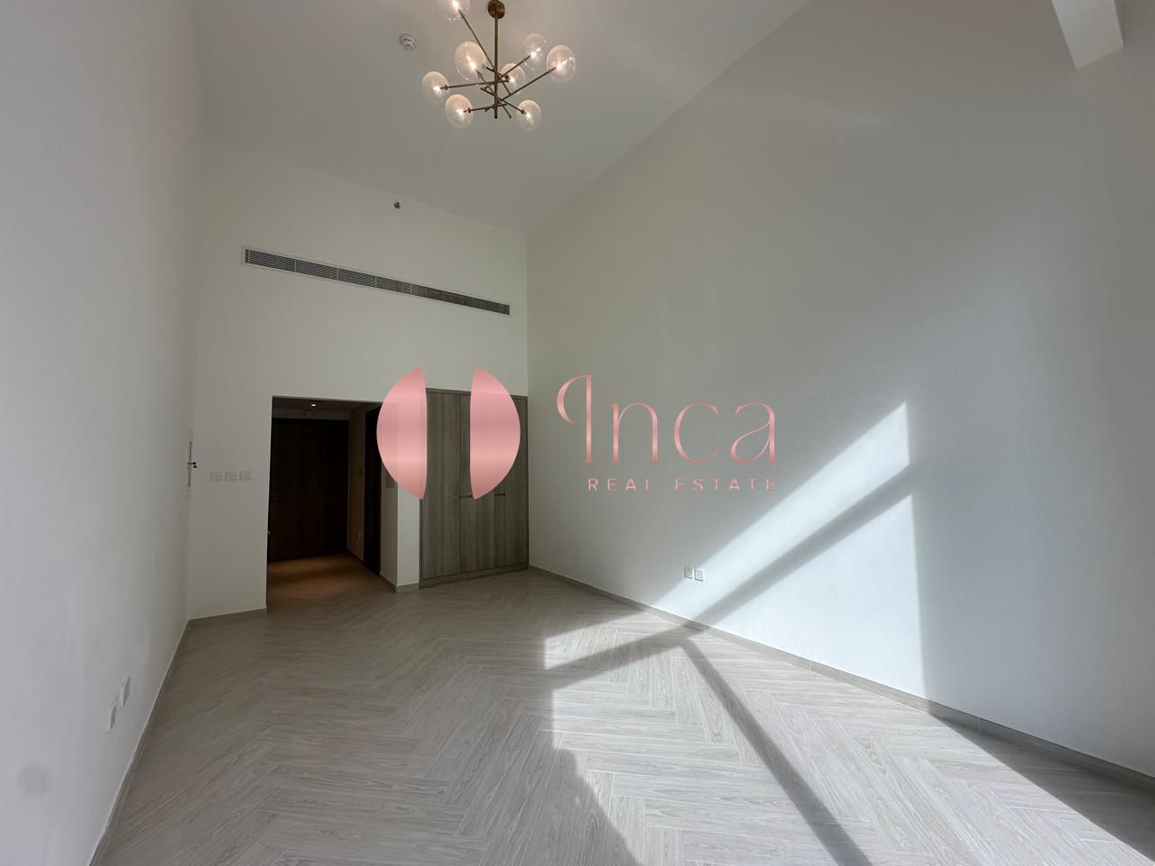 High ceiling | NEW and Modern | Great location