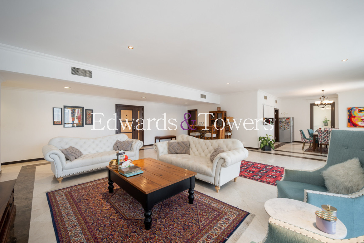 apartment card