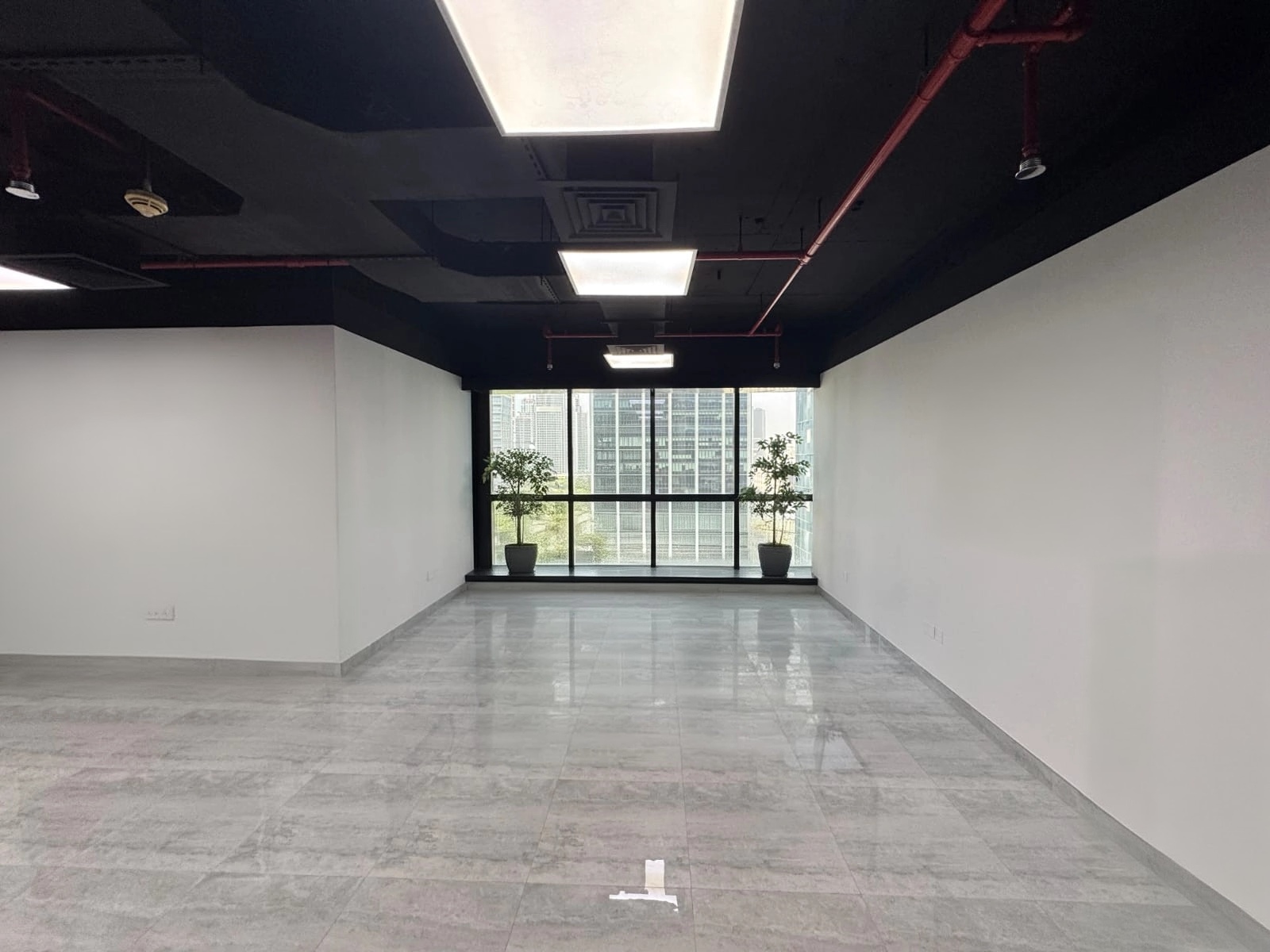 Luxury fitted office/ Rented/ Notice served