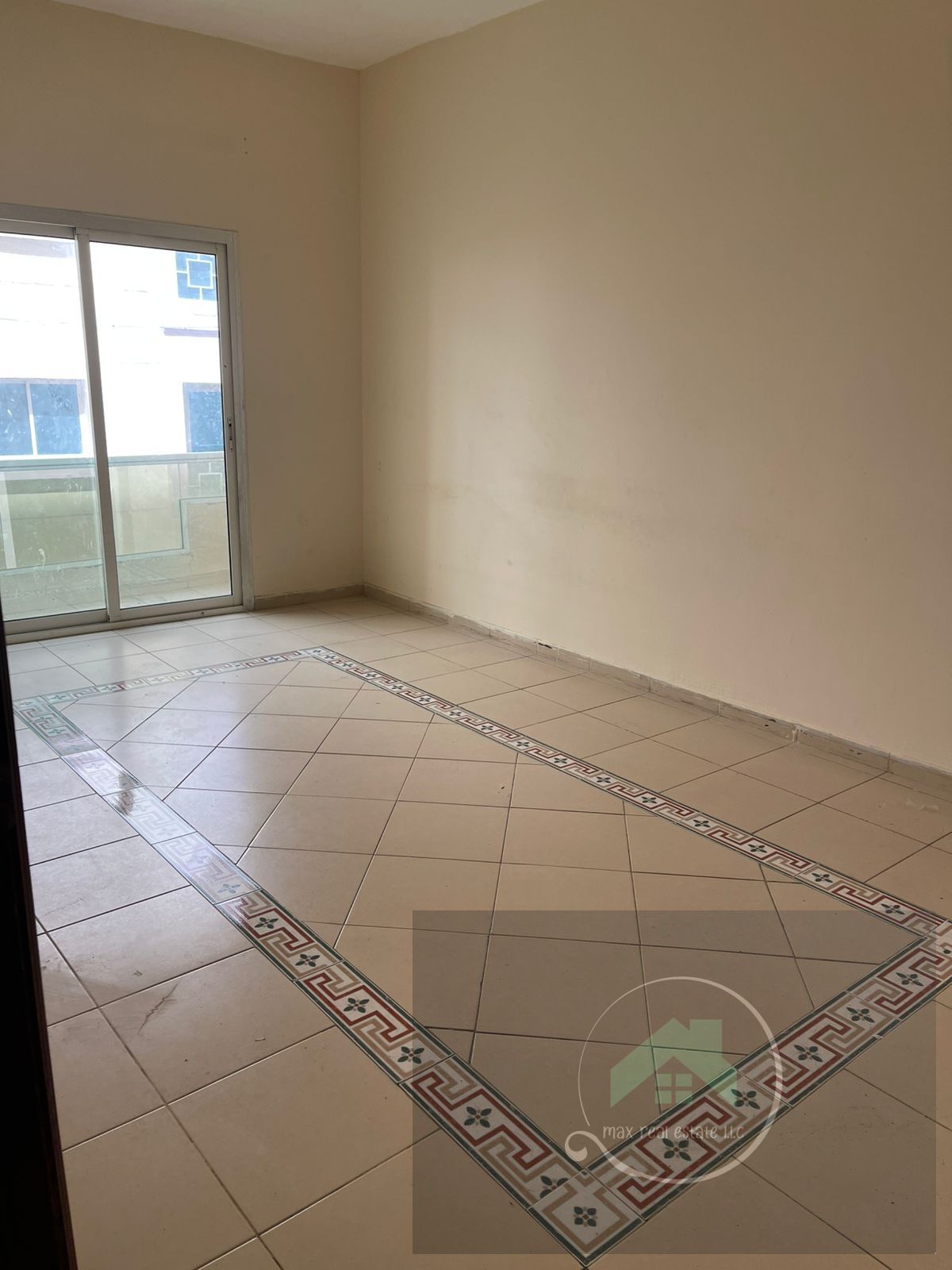 Apartment with one bedroom, a hall, a balcony, 2 bathrooms, and a spacious area for annual rent in Ajman. The most wonderful spaces and super deluxe V