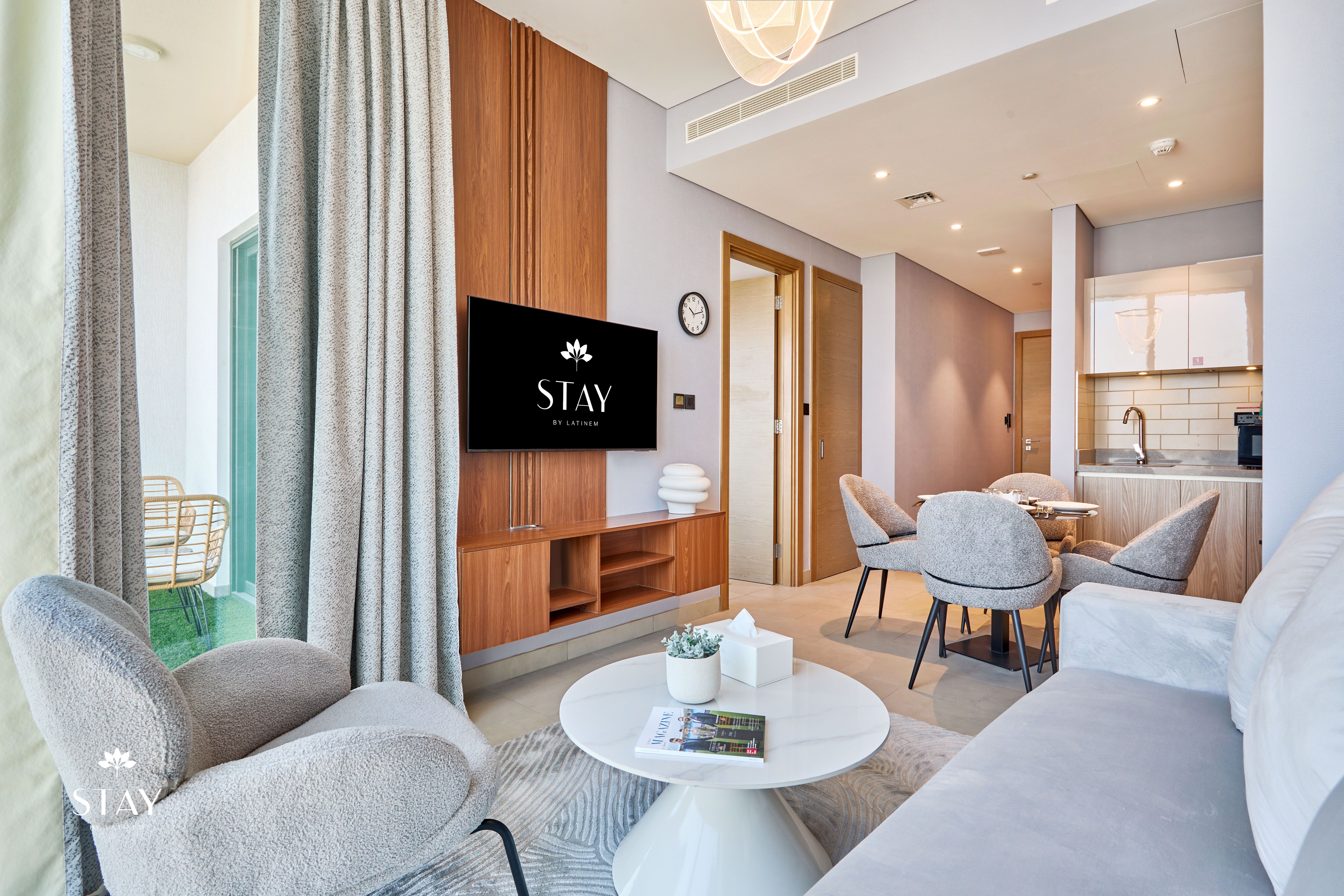 STAY BY LATINEM Luxury 1BR Holiday Home W 2709 Near Burj Khalifa
