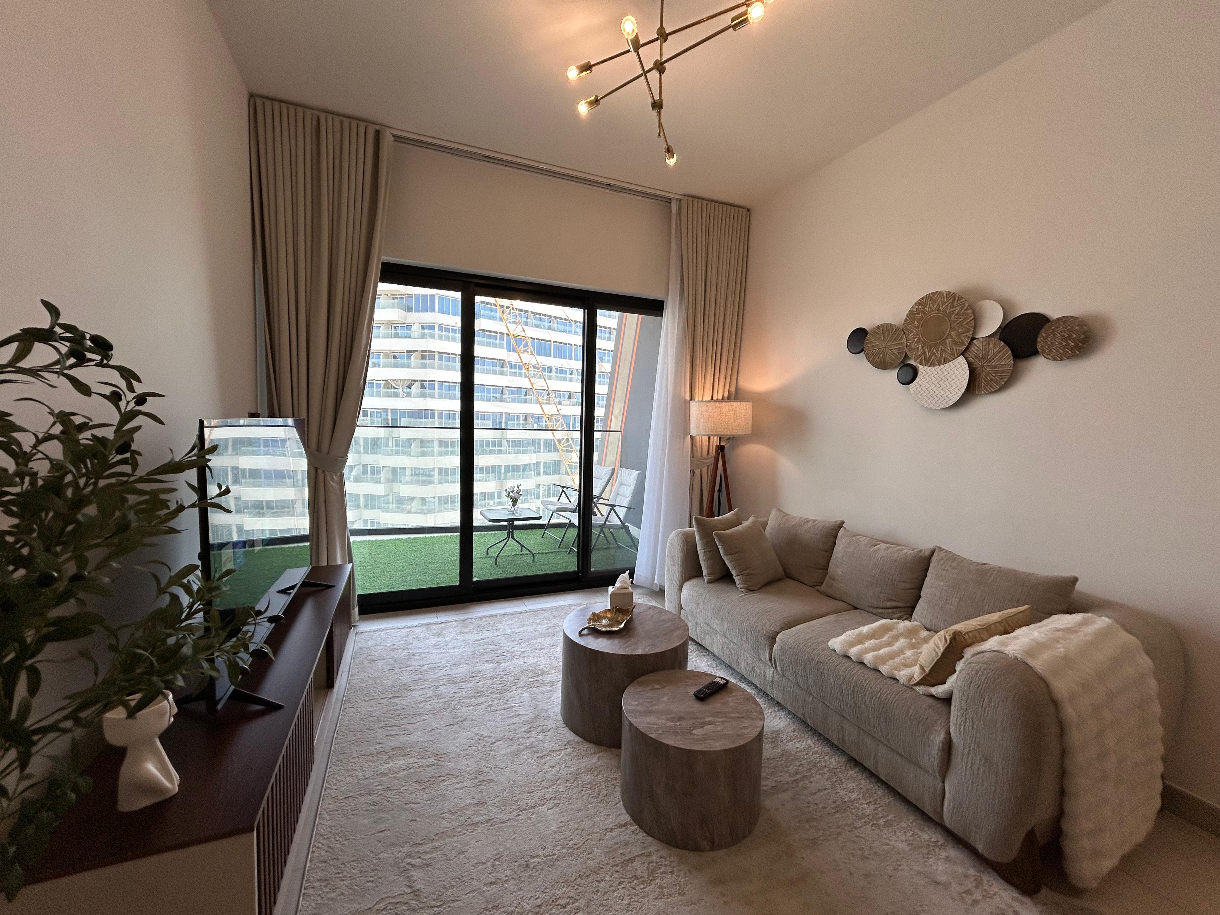 Modern 1-Bedroom Apartment in Al Jaddaf | Pool, Gym, Parking & Free Wi-Fi