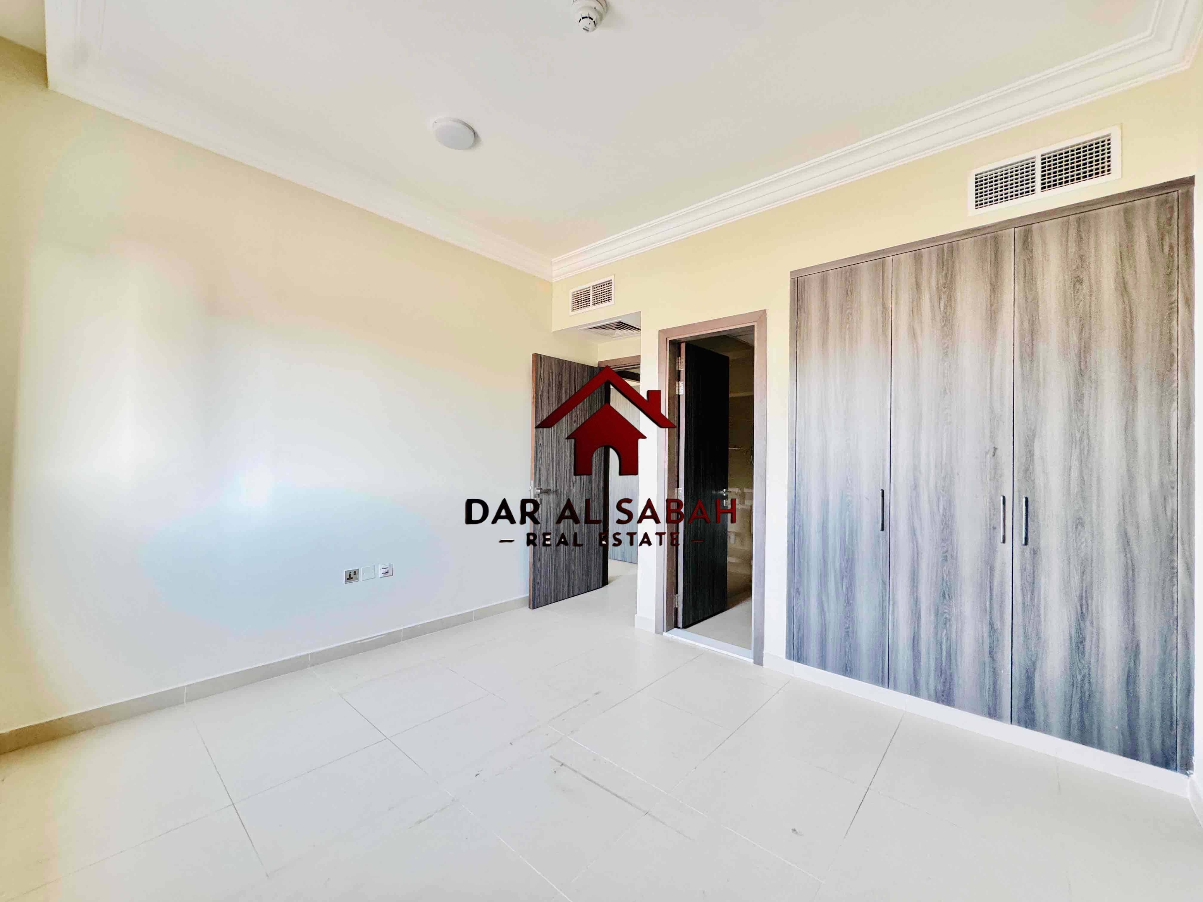 2 Double wardrobes/master bedroom/specious layout/Reafy to move