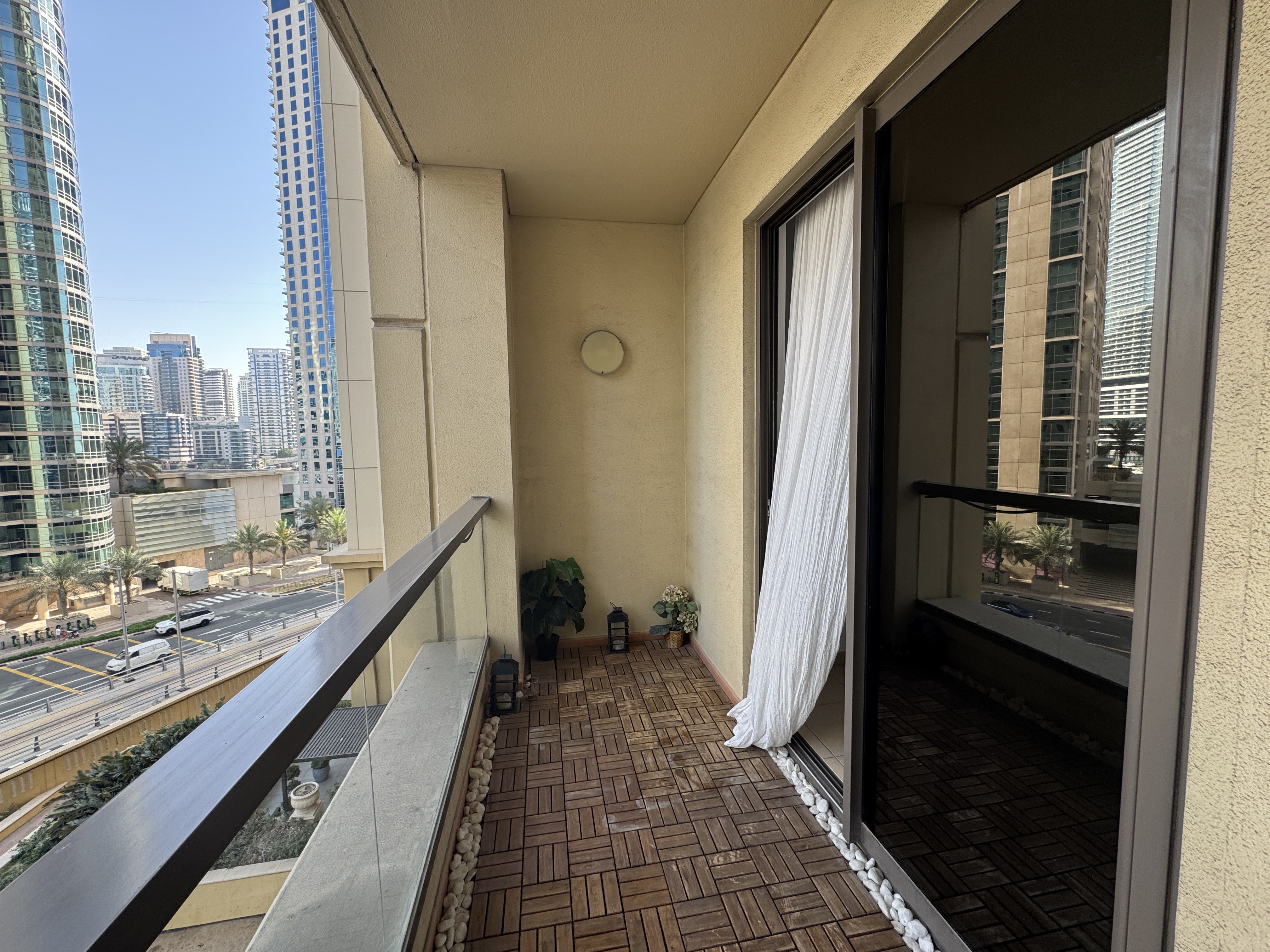 1 Bedroom / Well maintained / Unfurnished / Ready to move