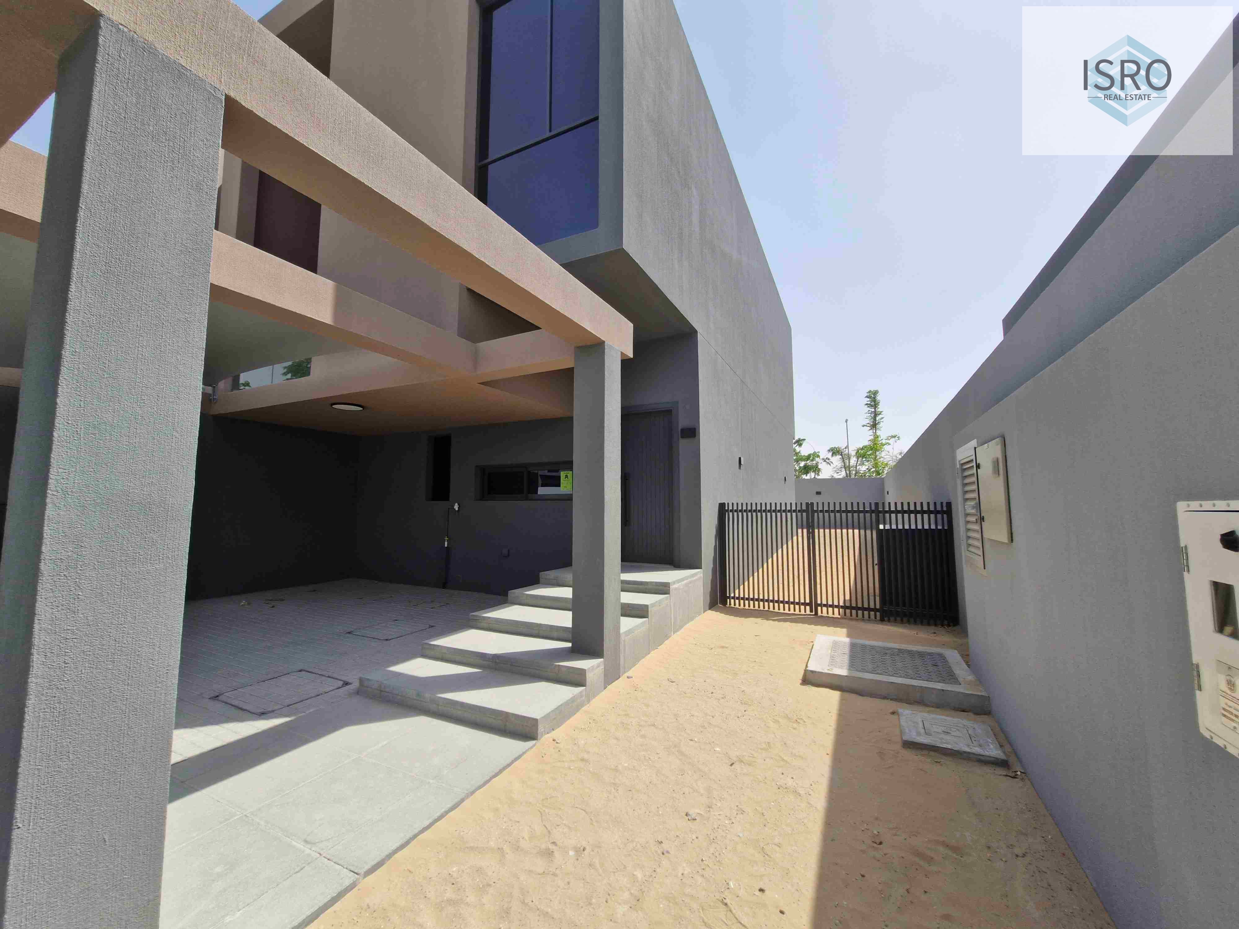 Luxurious home in the heart of community