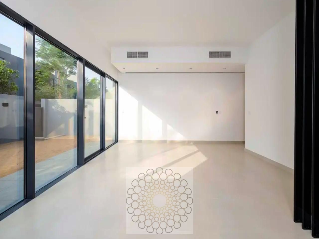 Luxury villa for sale in Robinia - 5 bedrooms