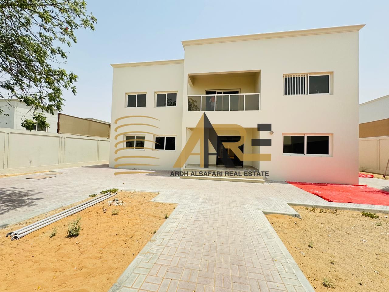 5bed 3 close halls 1 living hall maid room parking 155k