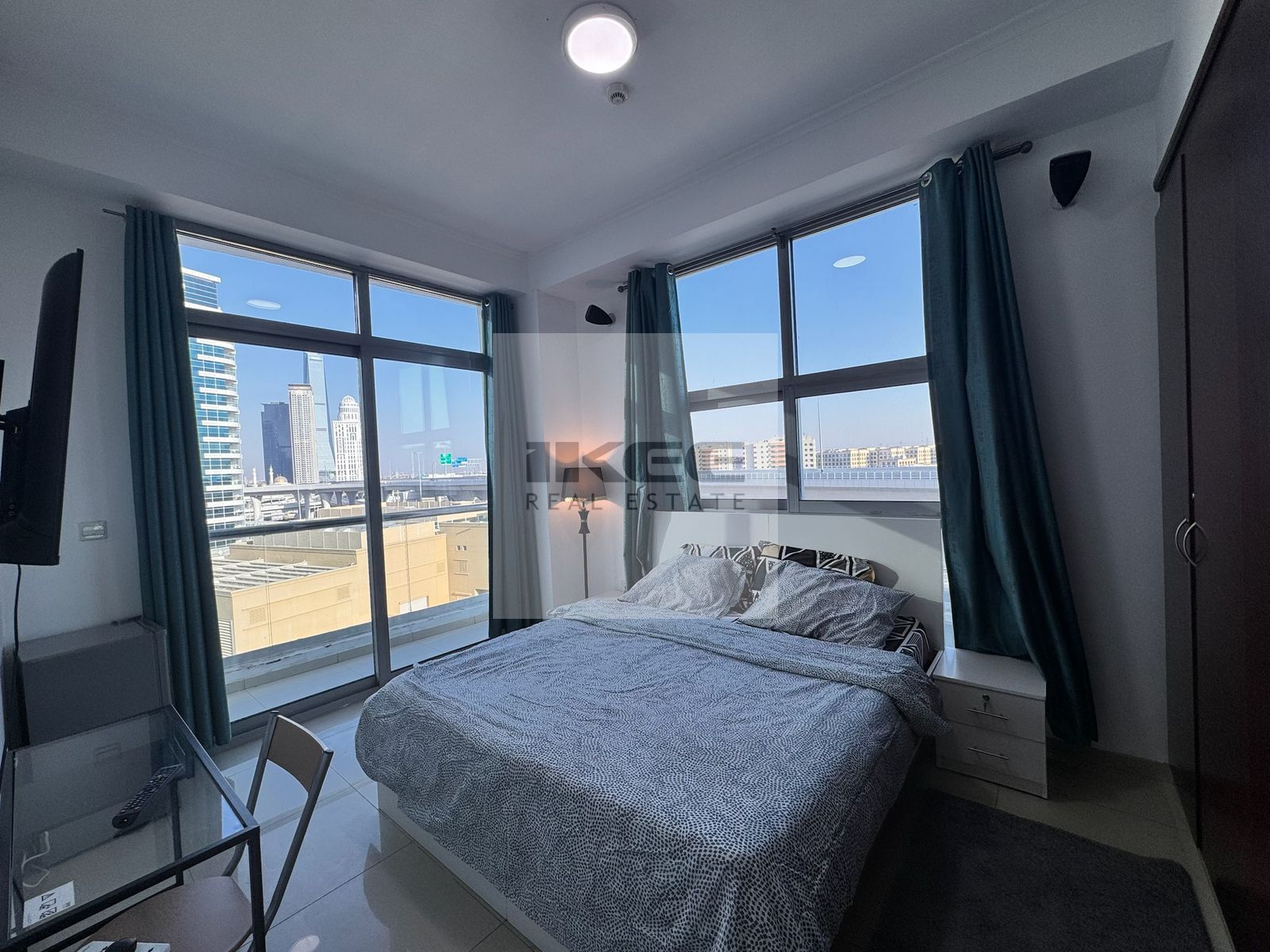 apartment card