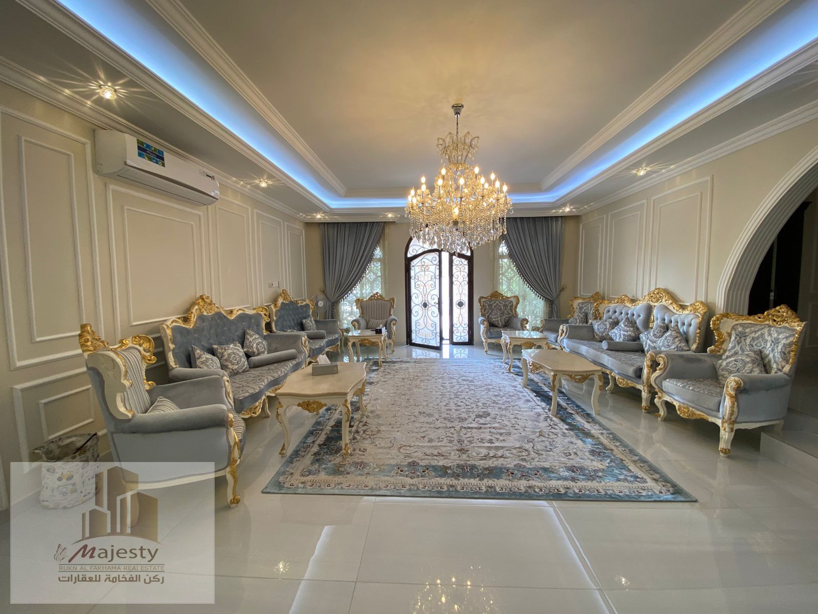 Villa for sale 5 rooms in Al Ramqiah / Sharjah Emirate