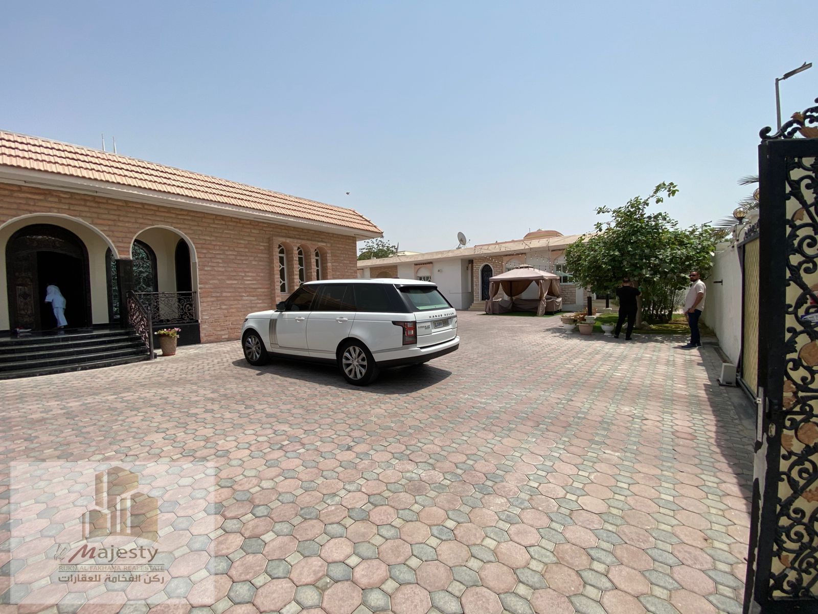 For Gulf ownership, a luxury villa in the Emirate of Sharjah, Ramqiah area, in a prime corner location on two main streets, with an excellent area and