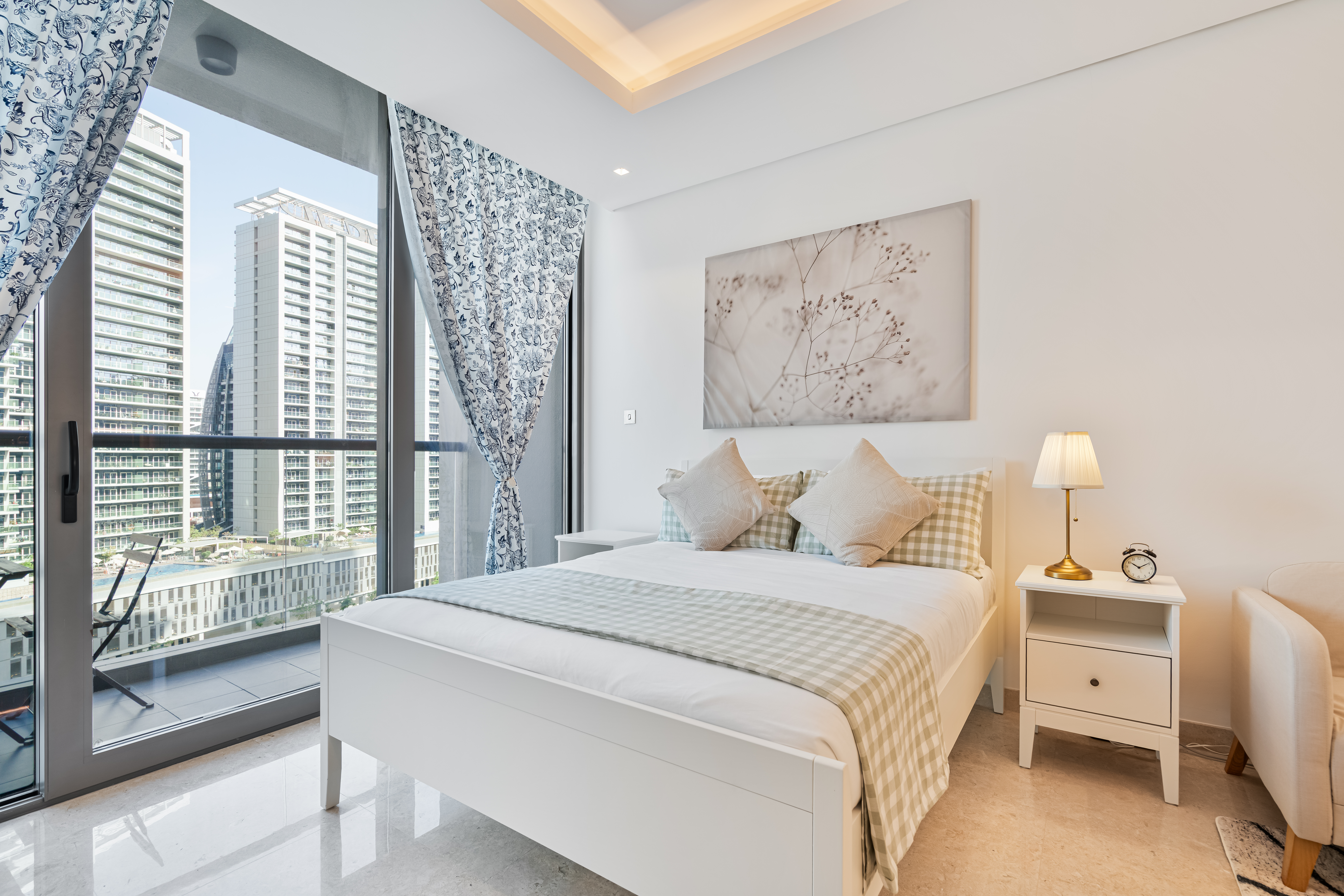 Homely Studio W/ Balcony, Pool View and Gym Access | Furnished | Flexible term