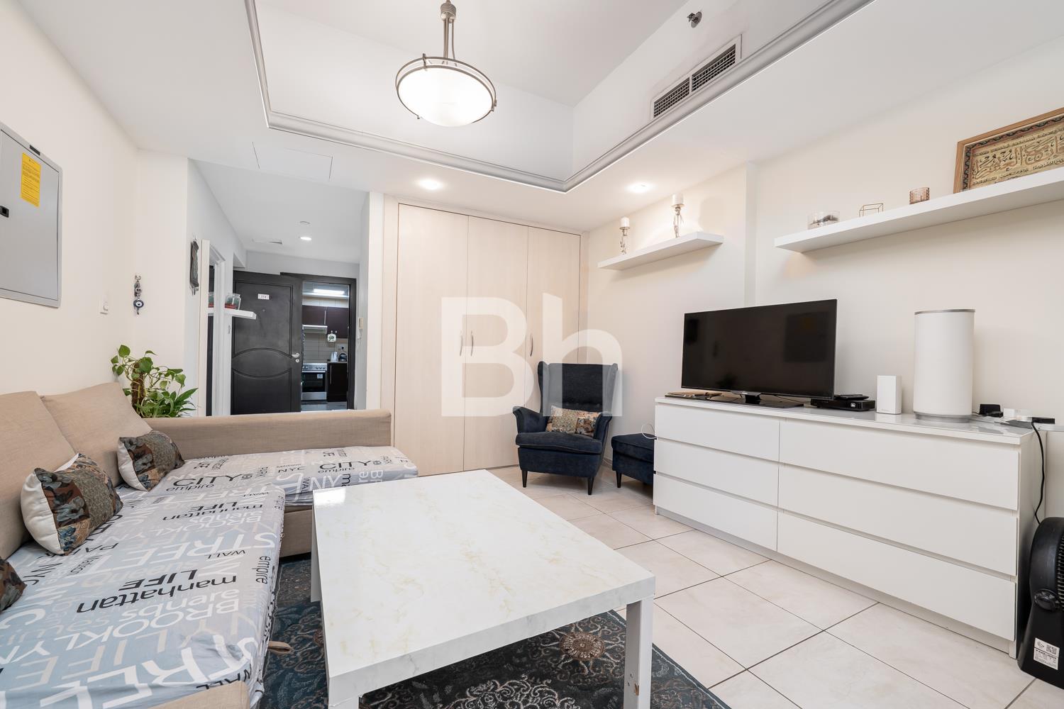 apartment card