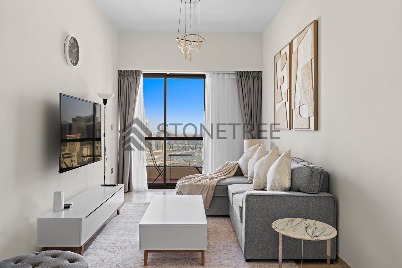 12 CHEQUES | Beach Access | Near Tram Station