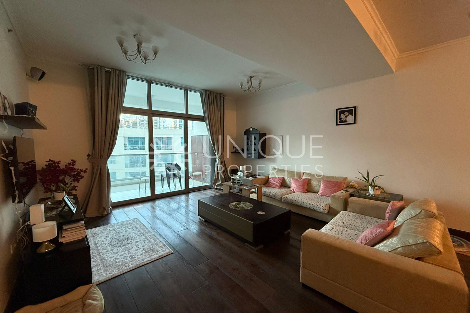 apartment card