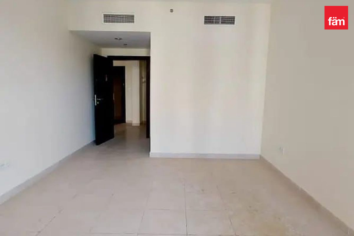 apartment card