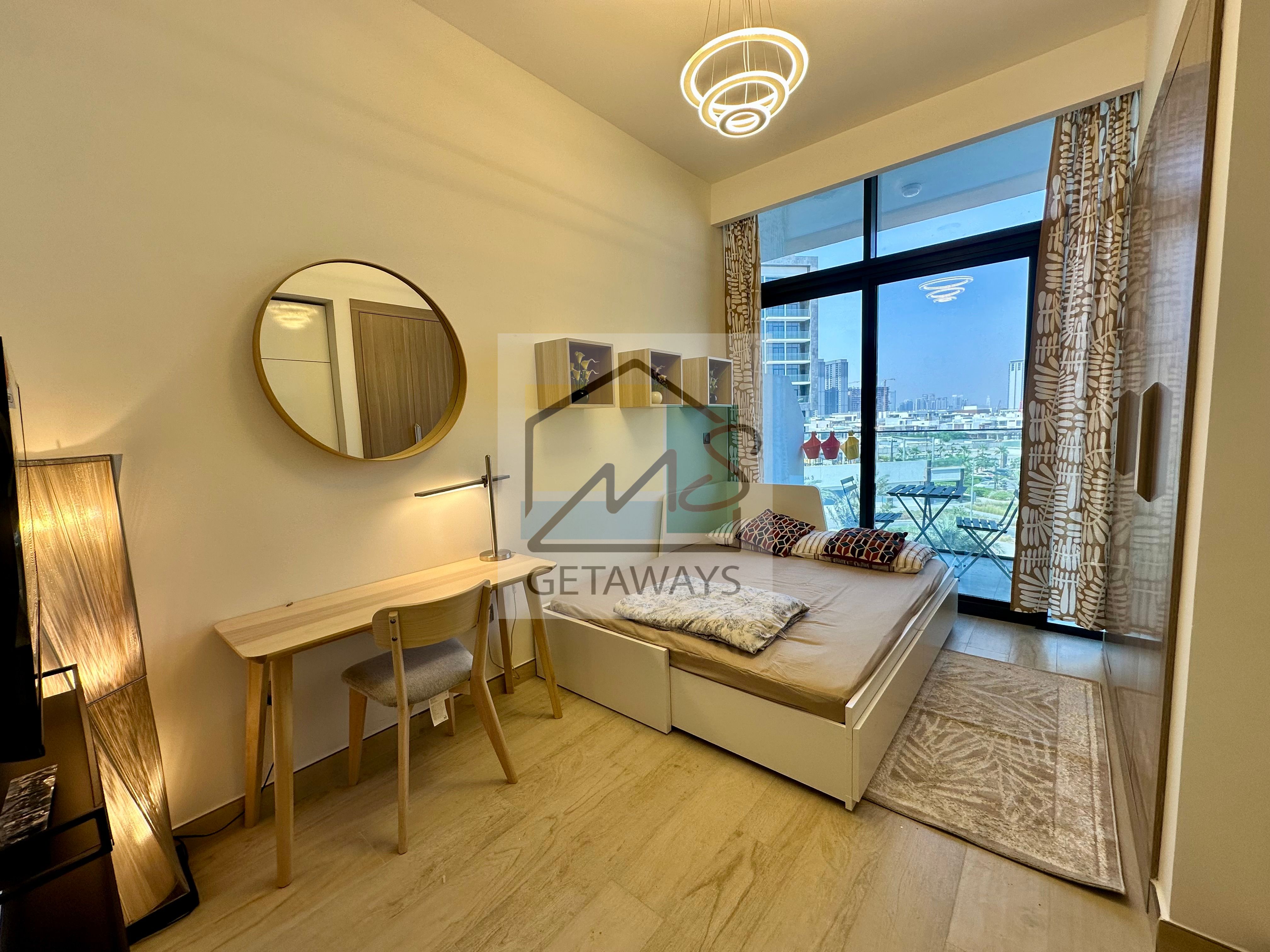 Stunning Chic Studio at Azizi - All Bills Included