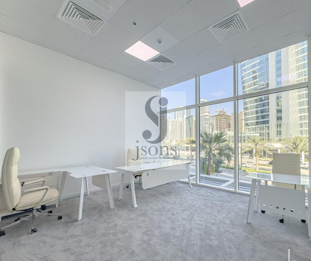 Bay Square Prime Location | Upgraded | Close To Downtown