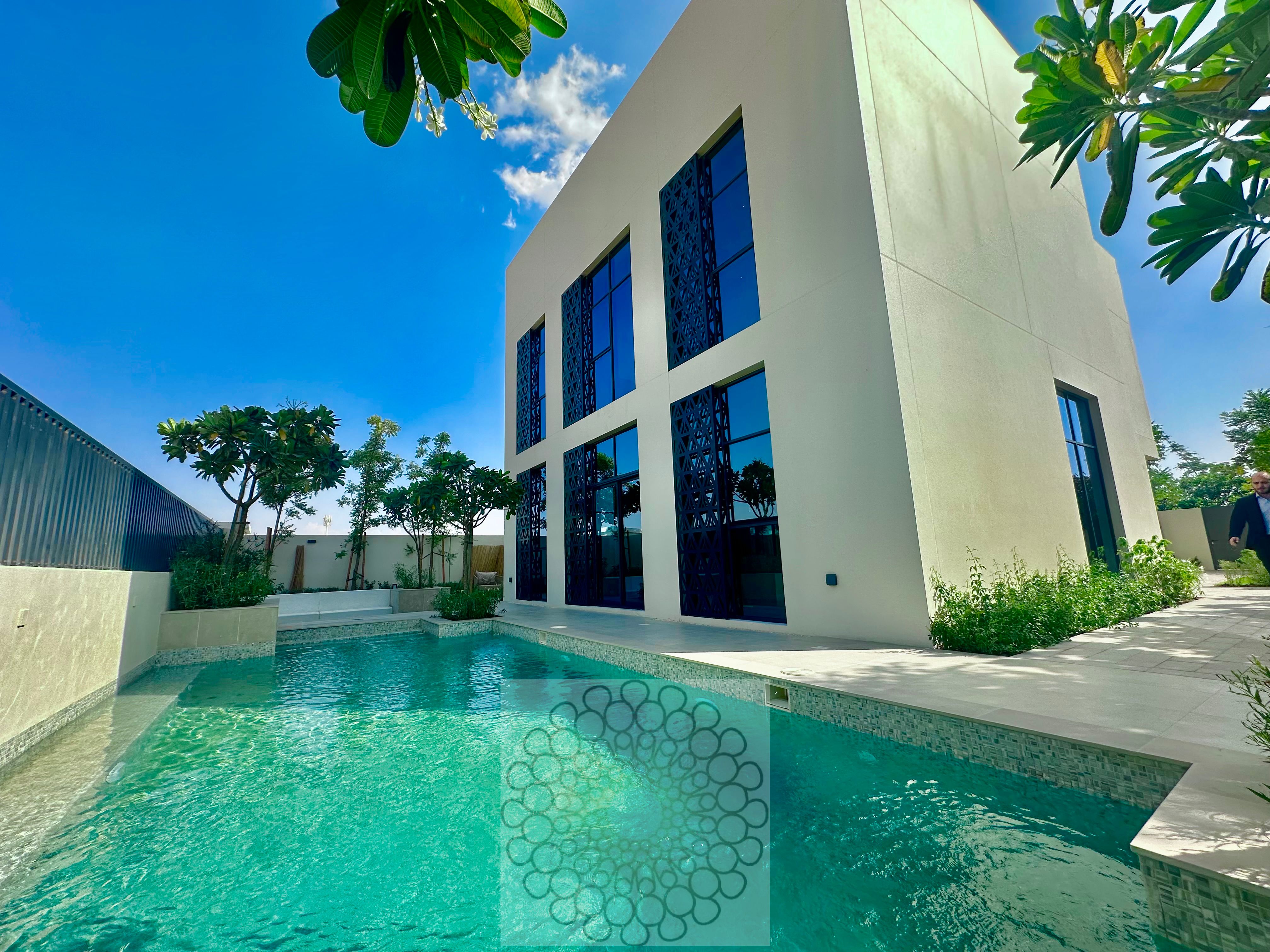 3 bedroom villa / smart home / 20 minutes from Dubai / luxury residential complex / down payment 5%