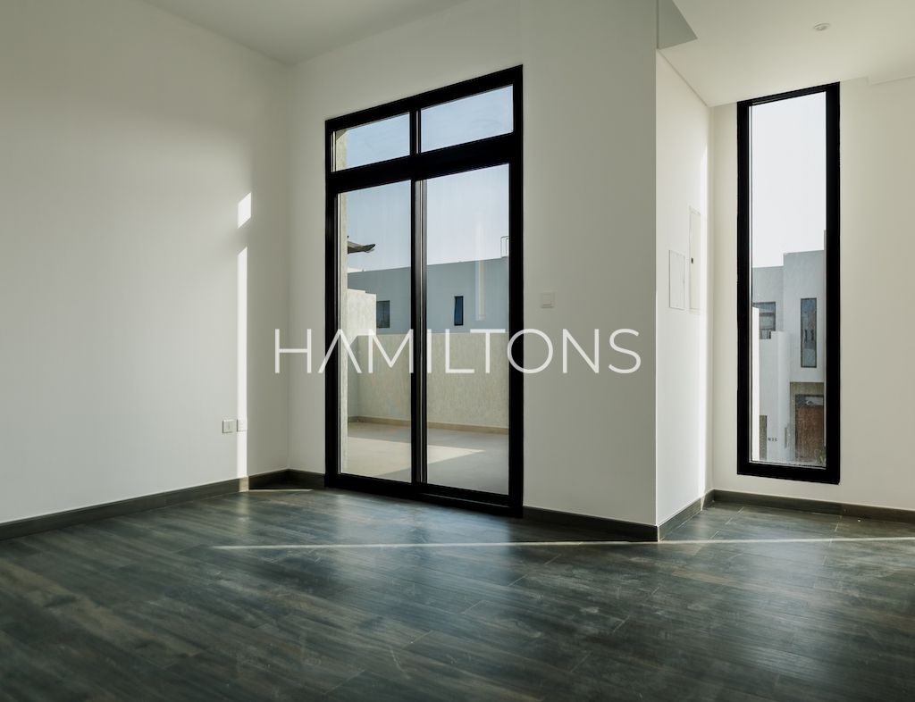 Luxury Living | Close to City Centre | Resale