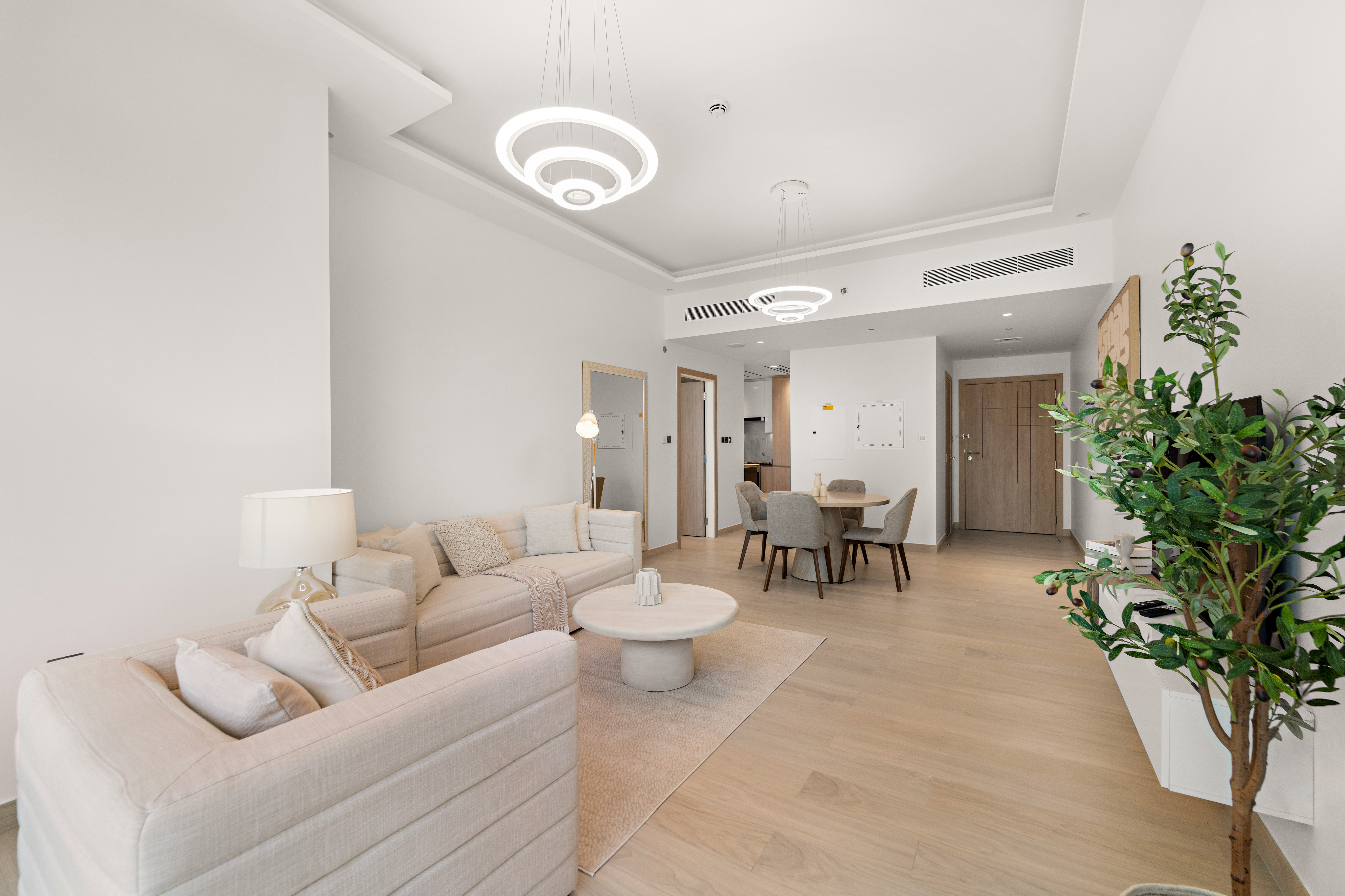 Elegant 1BR APT with Gym, Pool and other amenities | Furnished | Flexible term