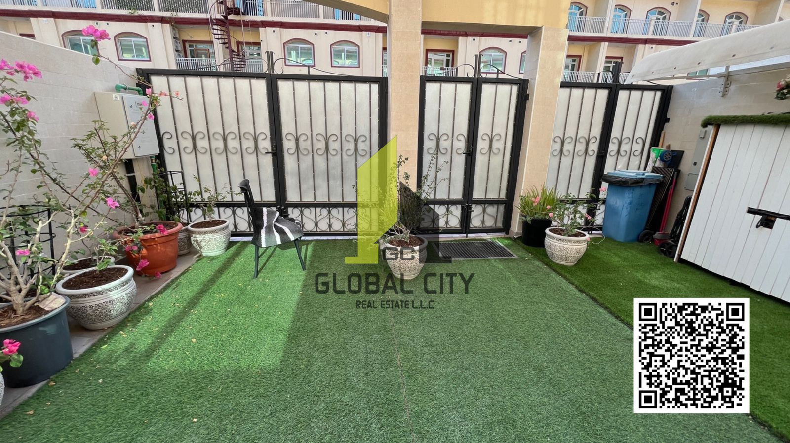 ELEGANT 4 BEDROOM TOWNHOUSE WITH ITALIAN MARBLE & PREMIUM APPLIANCES FOR SALE !