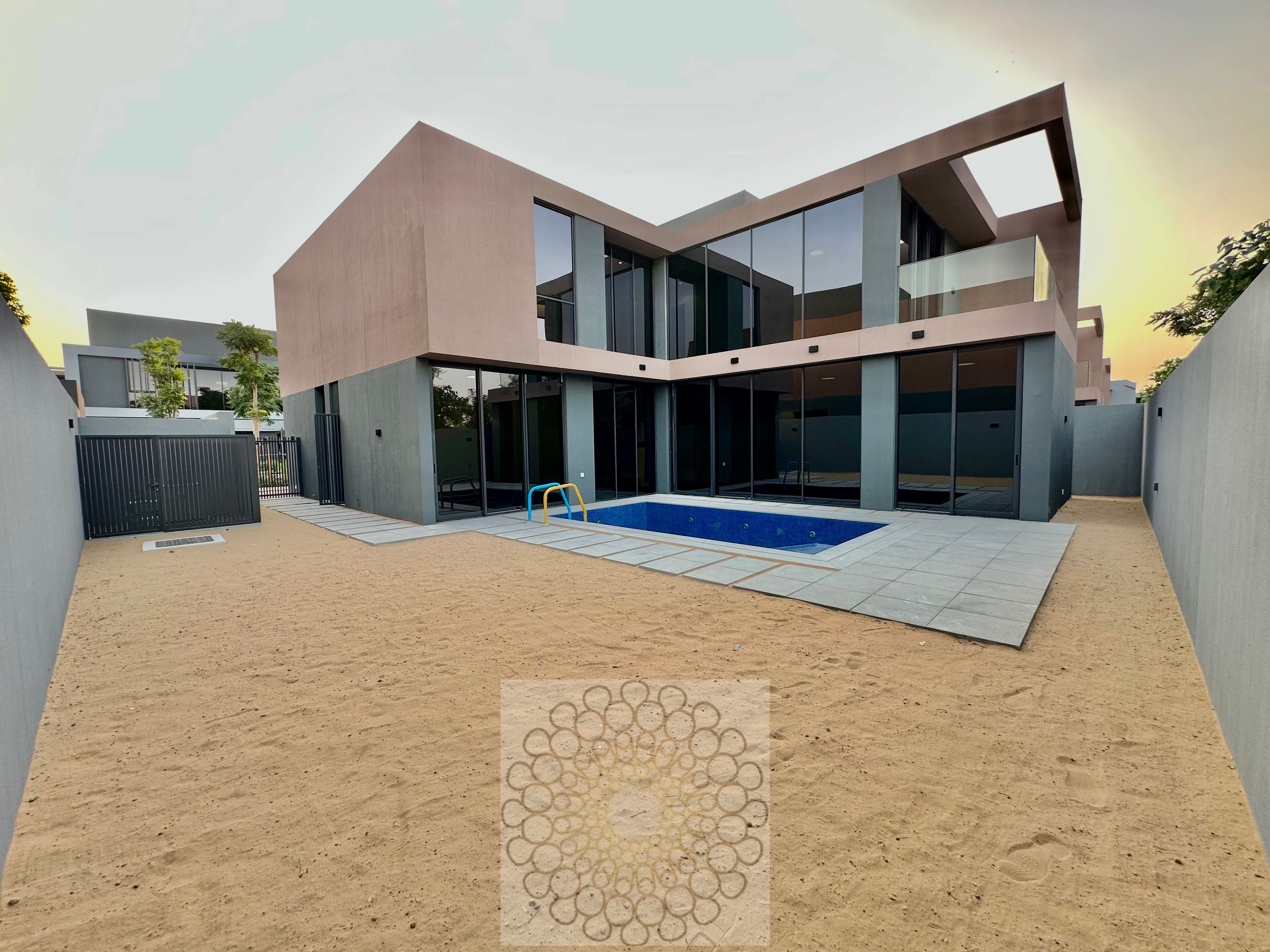 Luxury 4 Bedroom Villa with Pool -1% monthly instalment - 5% Down Payment