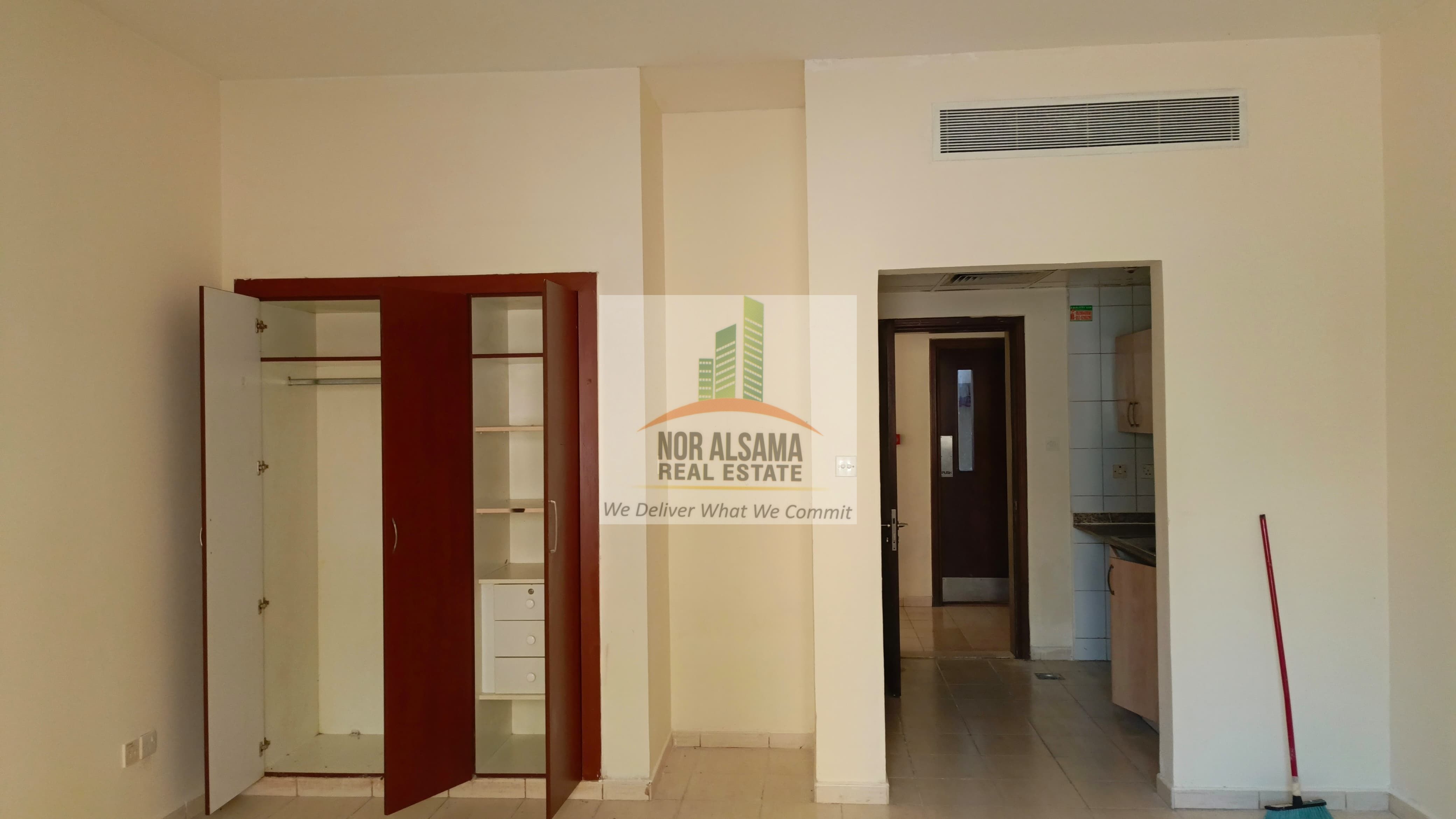 NEAT AND CLEAN READY TO MOVE !! STUDIO WITH BALCONY !! SPAIN CLUSTER !!
