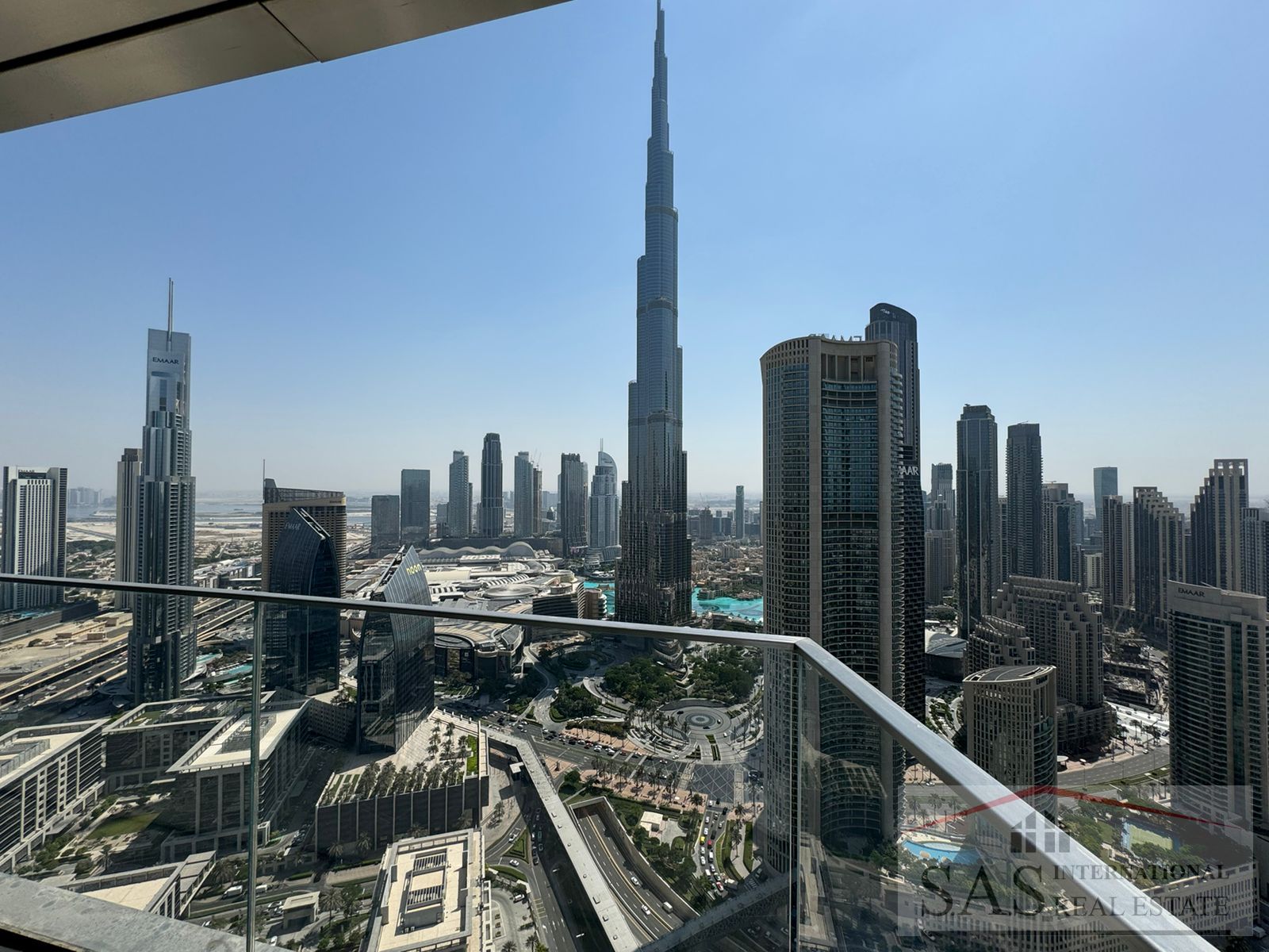 Luxurious 3-Bedroom Apartment with Balcony and Maid's Room at Burj Khalifa Address Sky View