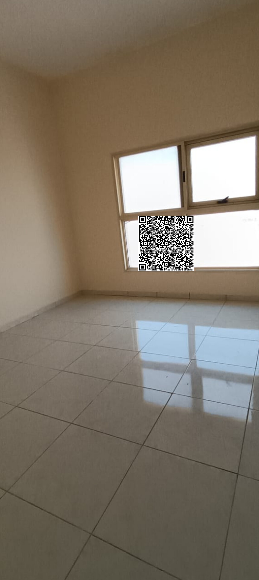 Two bed room apartment available for sale decorated apartment cleaned and well maintained vacant