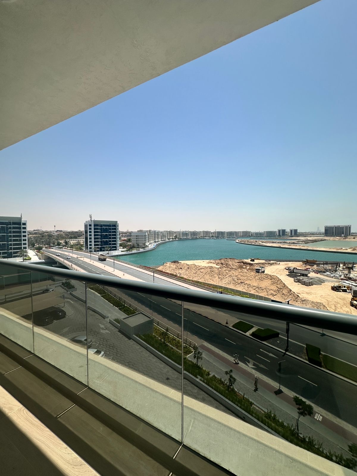 Modern 1-Bedroom Apartment with Stunning Sea Views in Gateway Residences II, Hayat Island