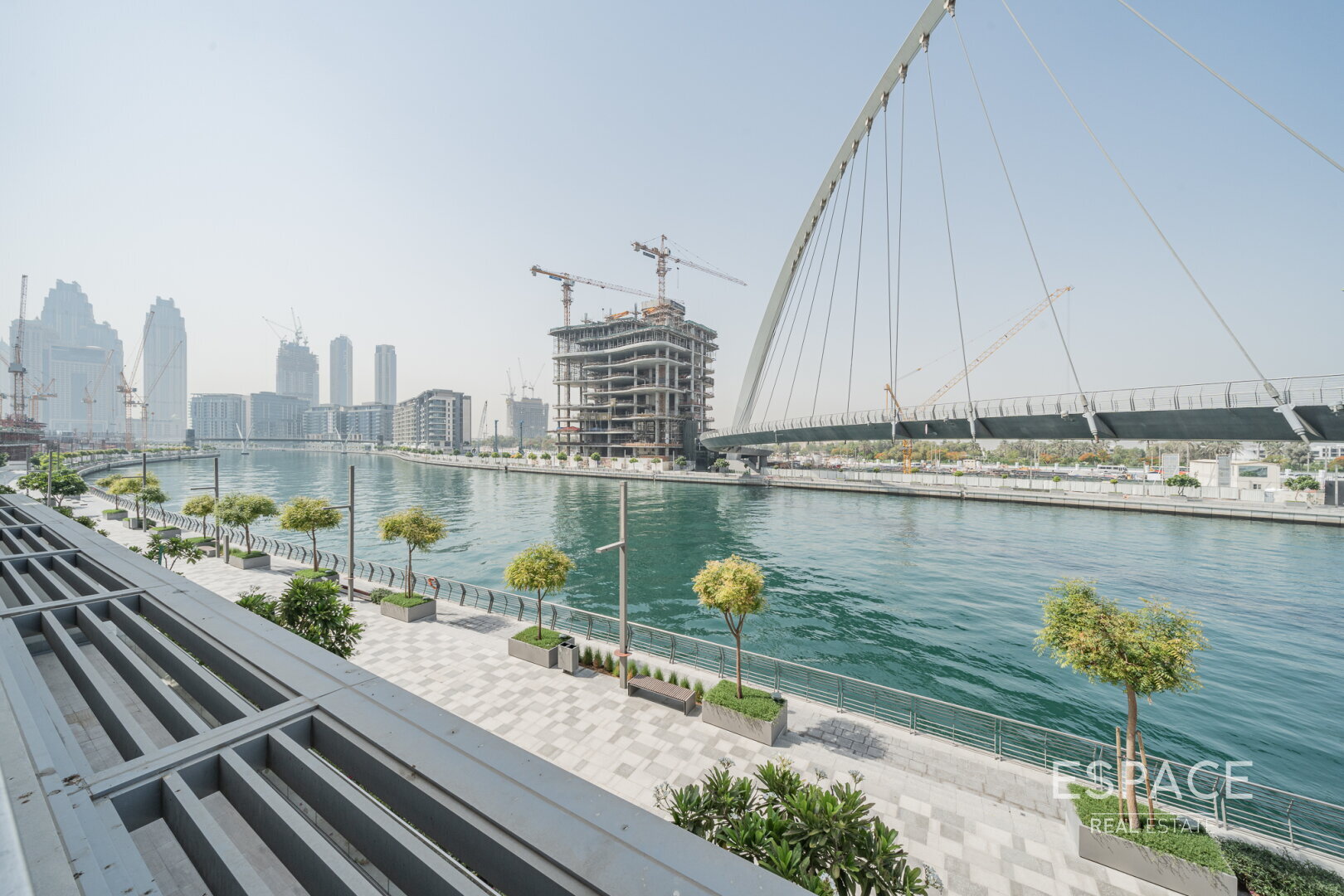Corner 2+Maid | Waterfront | View Today
