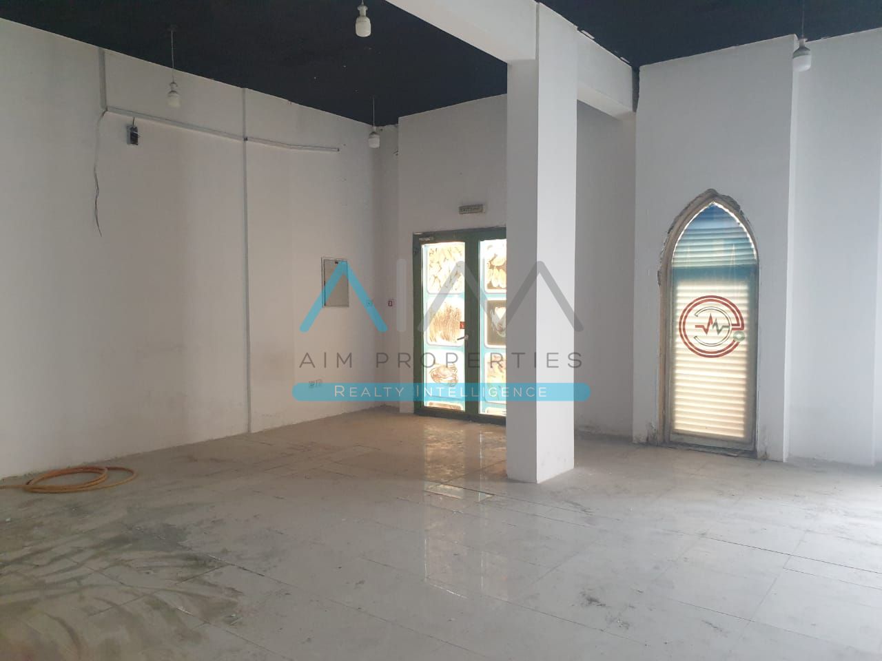 872SQ. FT COMMERCIAL SHOP FOR RENT IN MOROCCO CLUSTER, INT. CITY