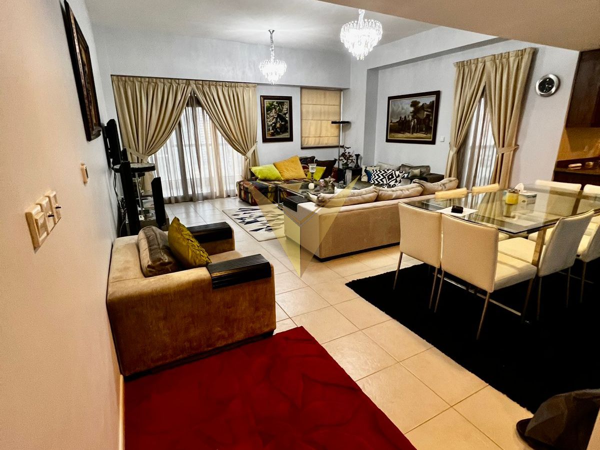 apartment card